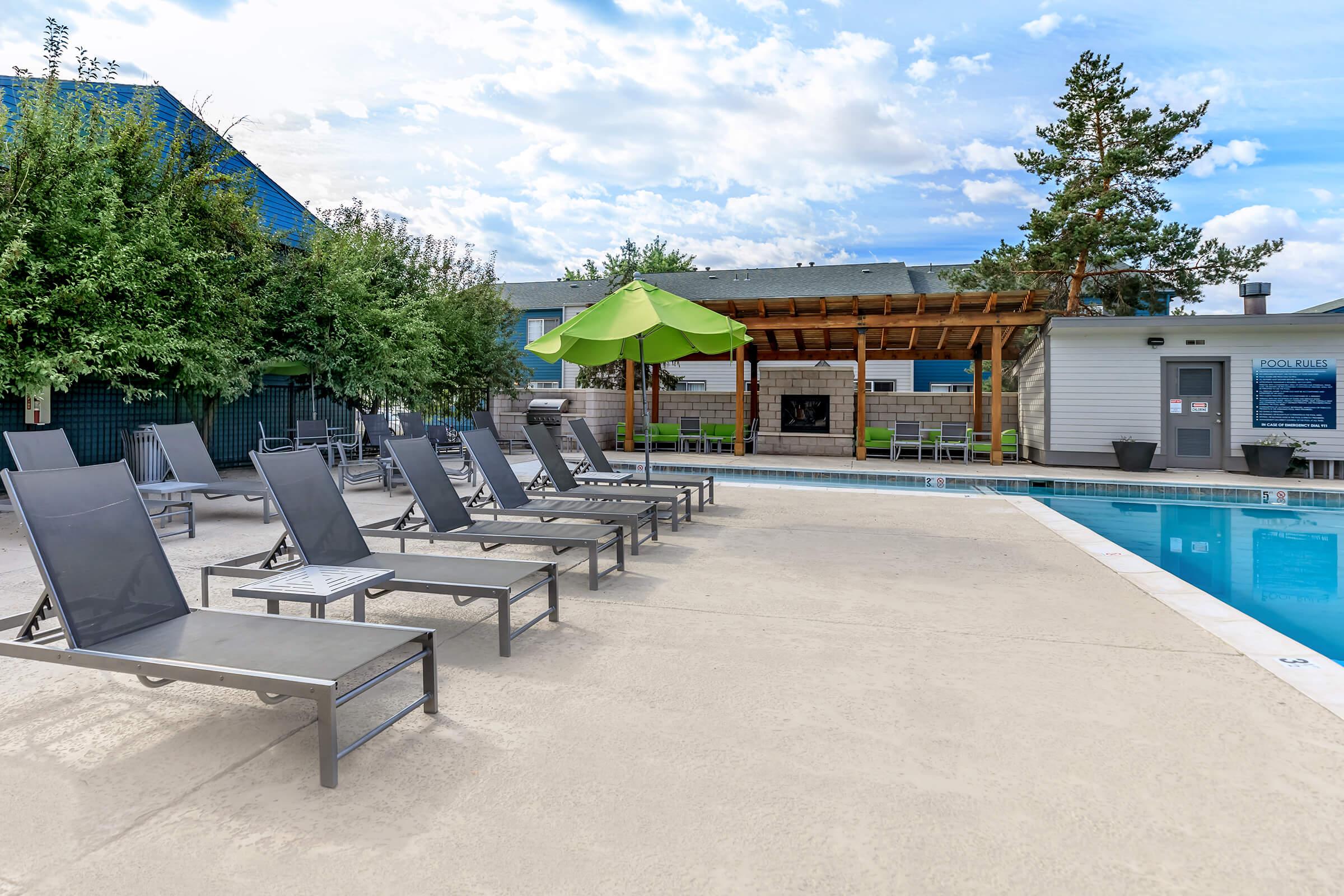 a pool outside of a building