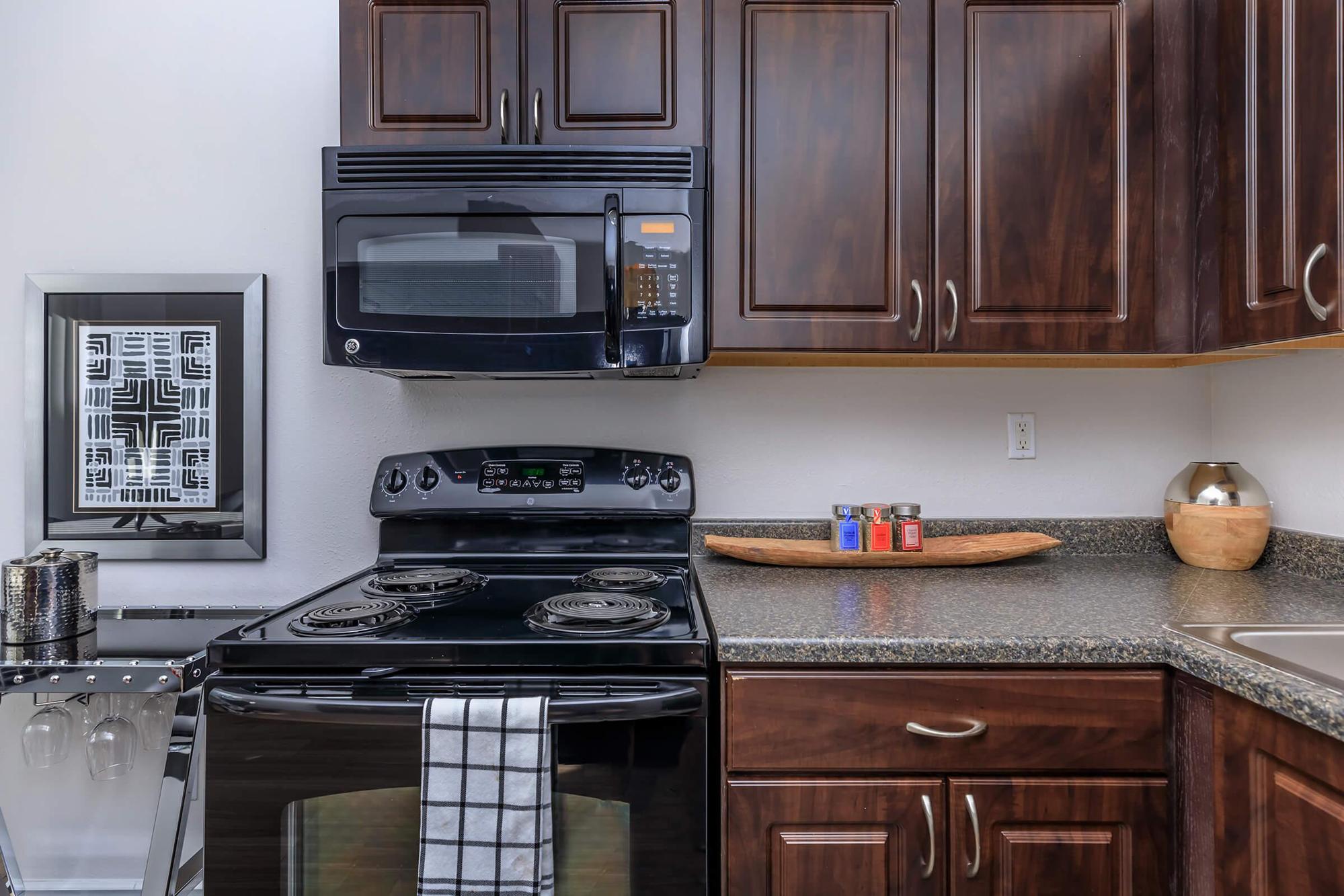 GOURMET KITCHEN
