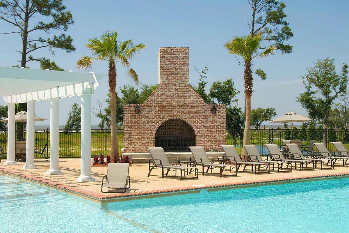 a large pool of water in front of a building