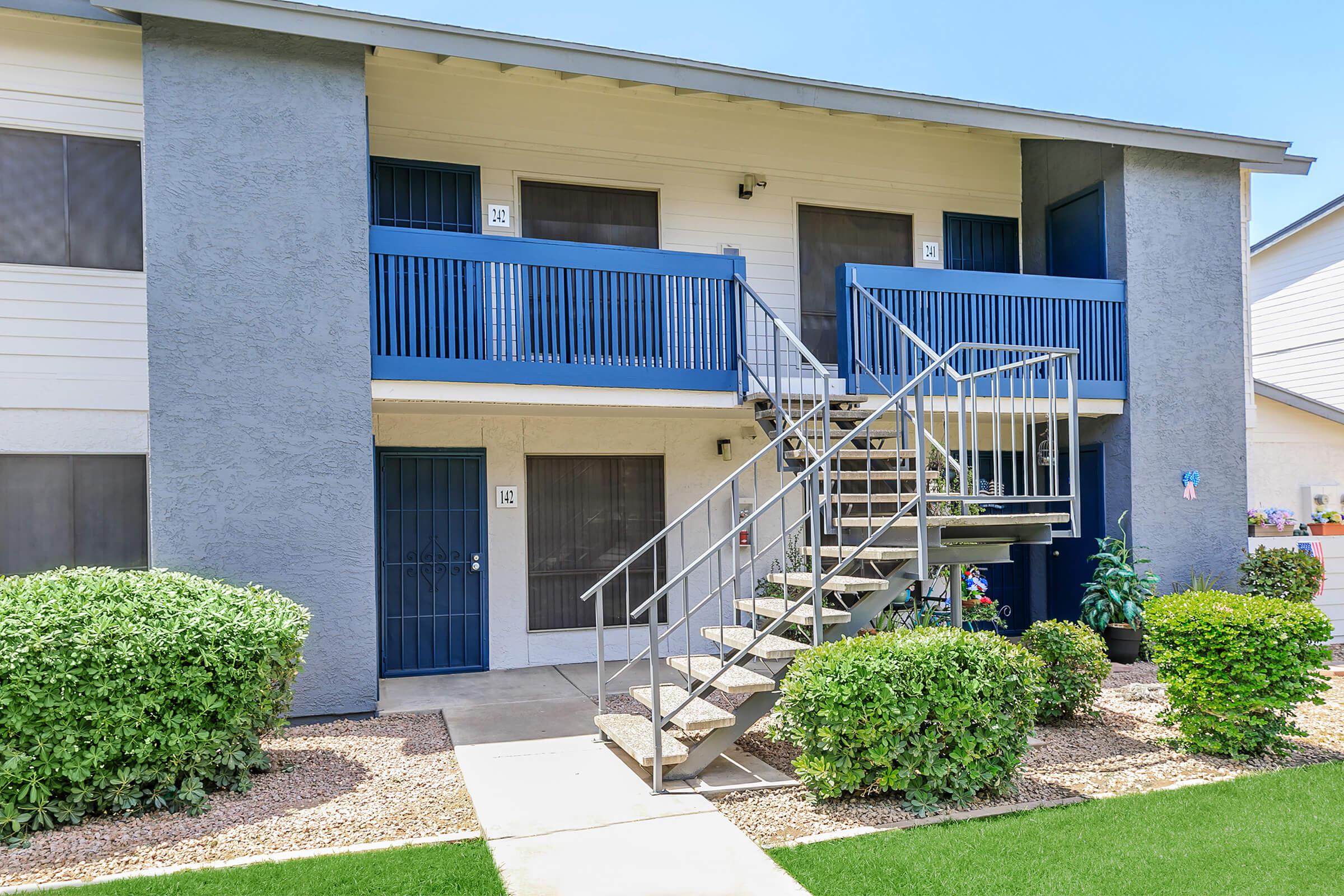 The front view of apartments at Rise North Ridge in Glendale, AZ.
