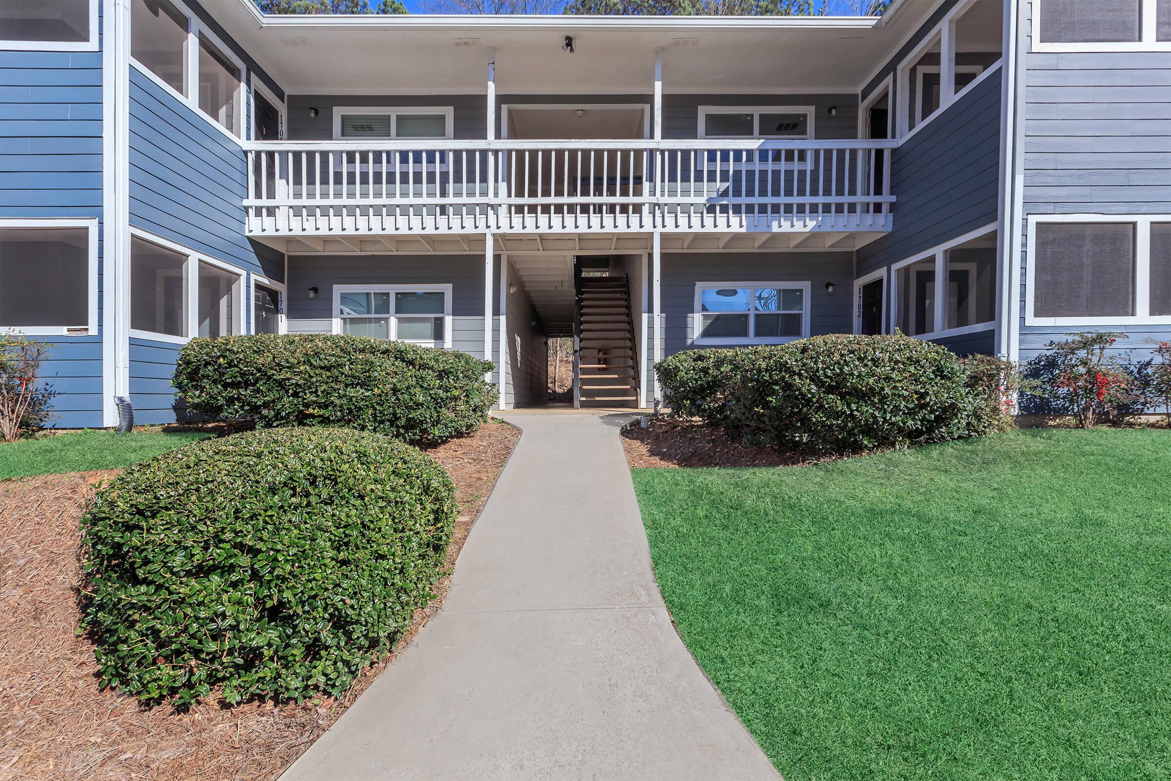 ONE AND TWO BEDROOM APARTMENTS FOR RENT IN COLLEGE PARK, GA