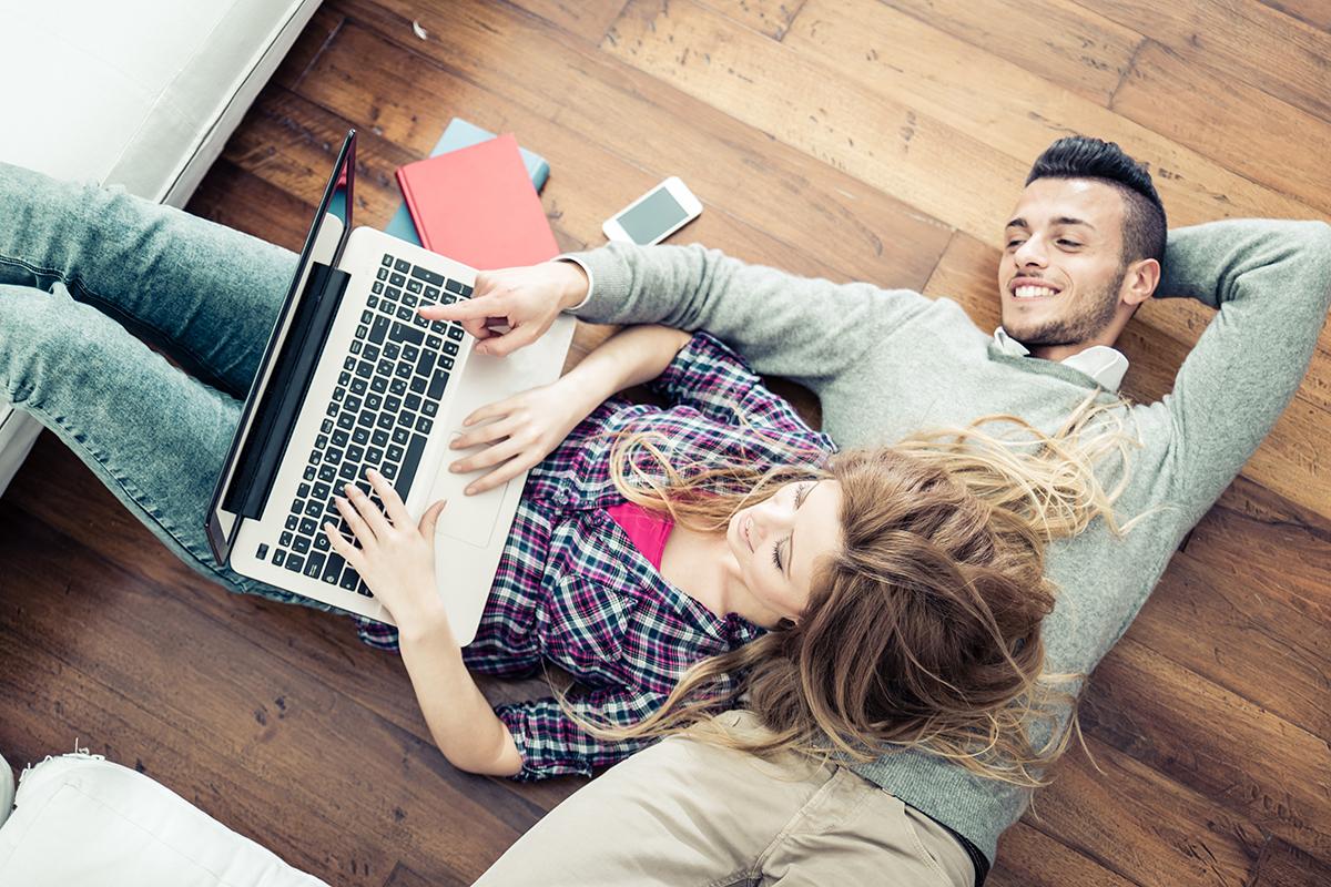 interior-woodfloor-couple with laptop.jpg