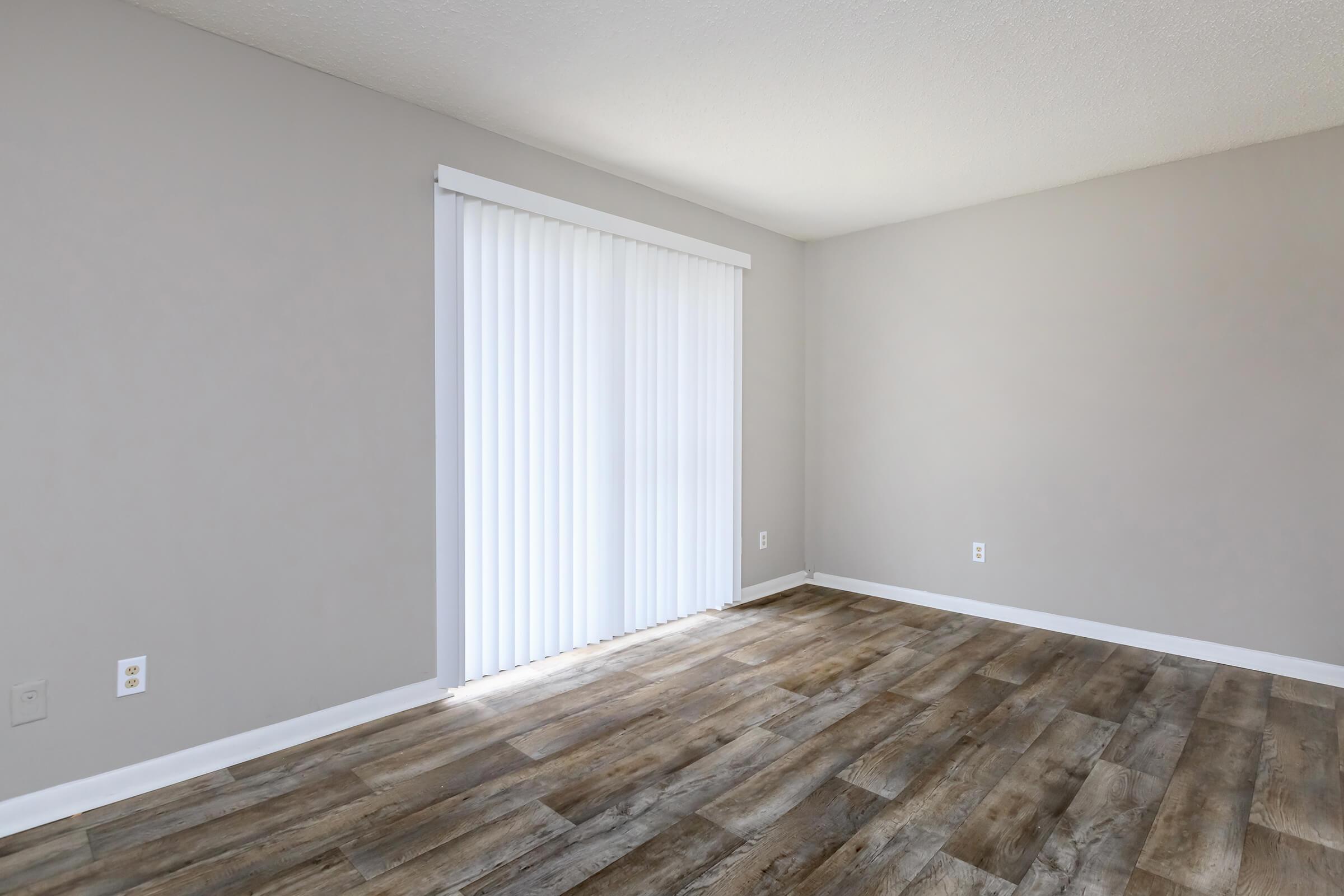 Splendid floors in Hickory View Apartments living rooms