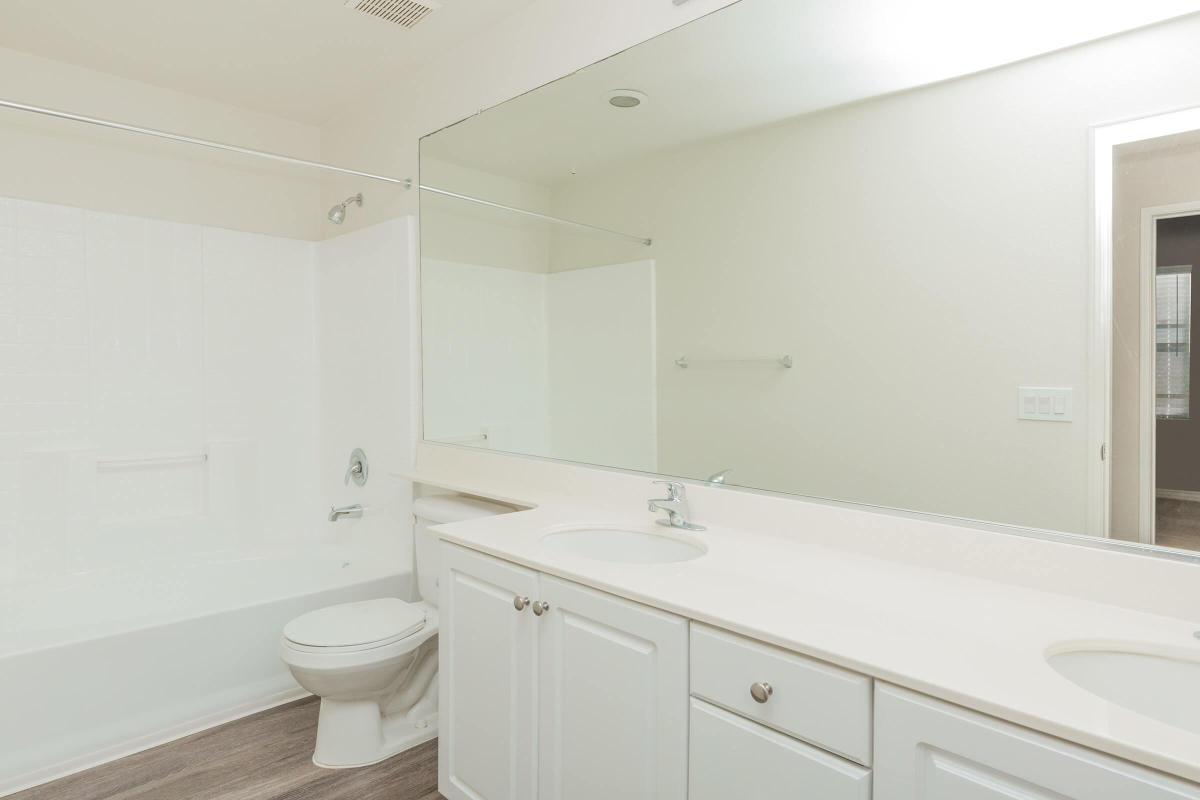 Spacious bathroom at Laurel Glen Apartment Homes