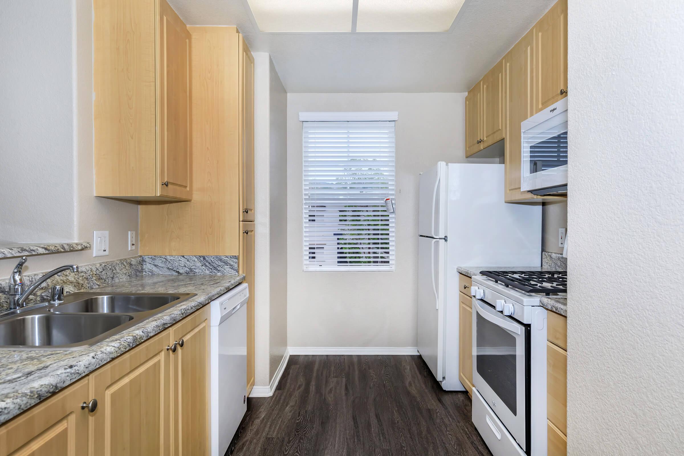 Fully equipped kitchen at Laurel Glen Apartment Homes