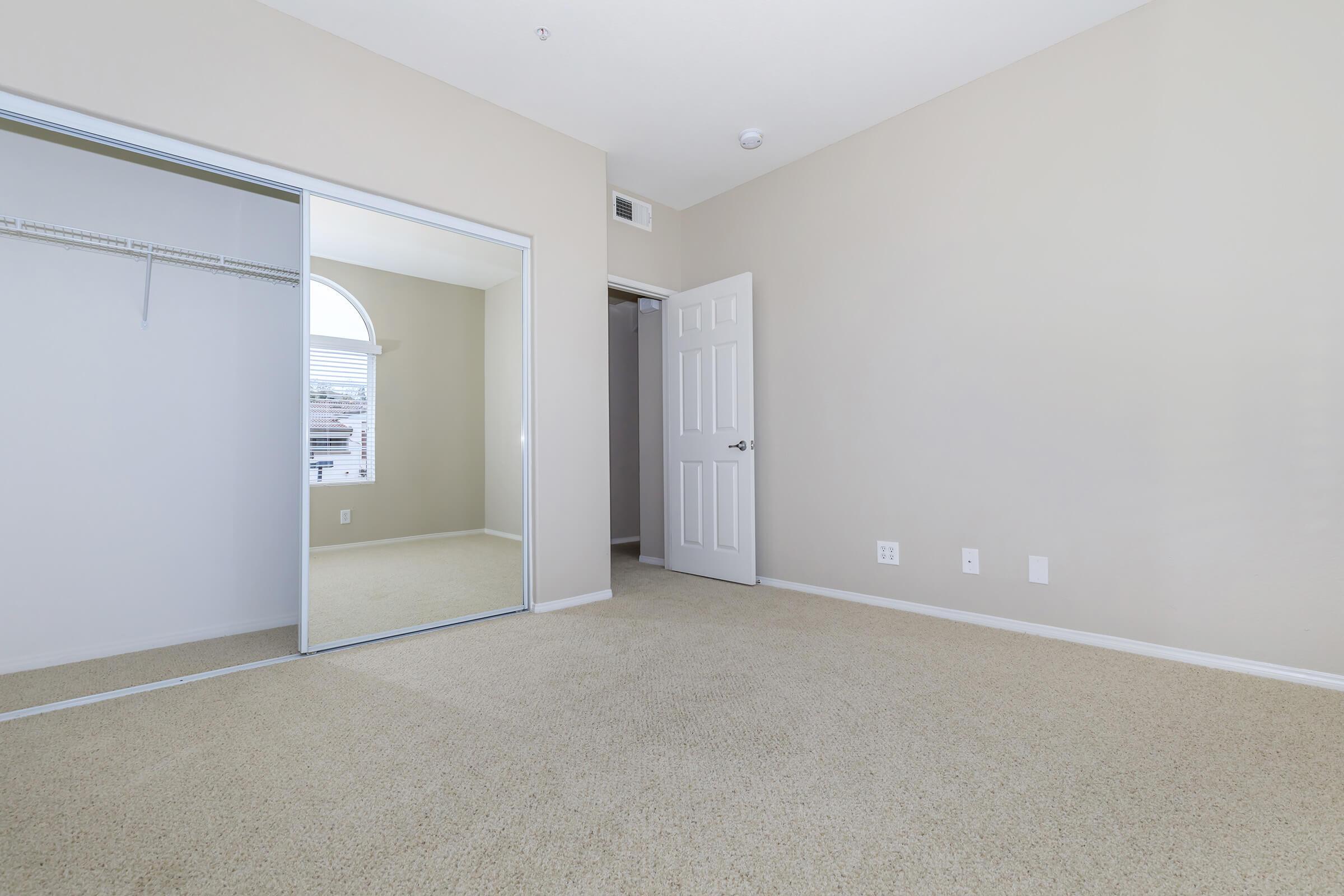 Mirrored closet doors at Laurel Glen Apartment Homes