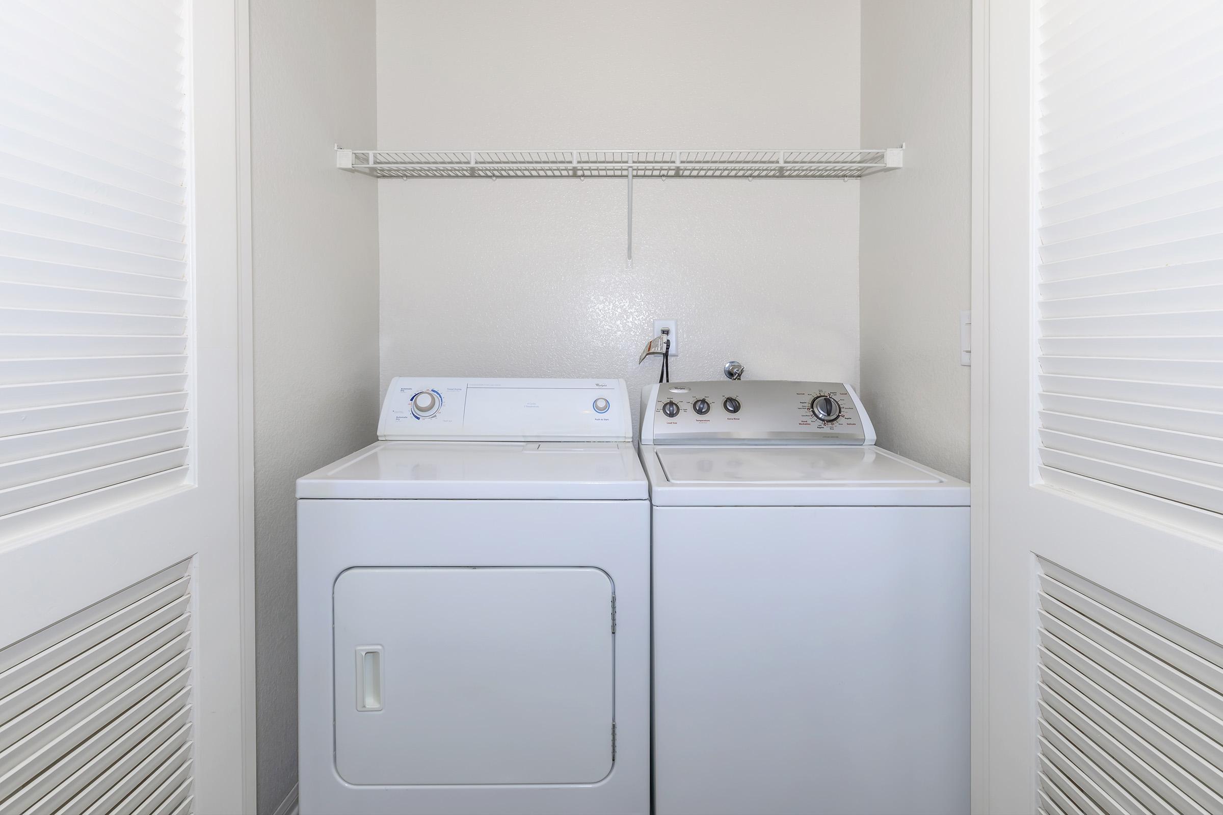 Laurel Glen Apartment Homes offers full size washers and dryers