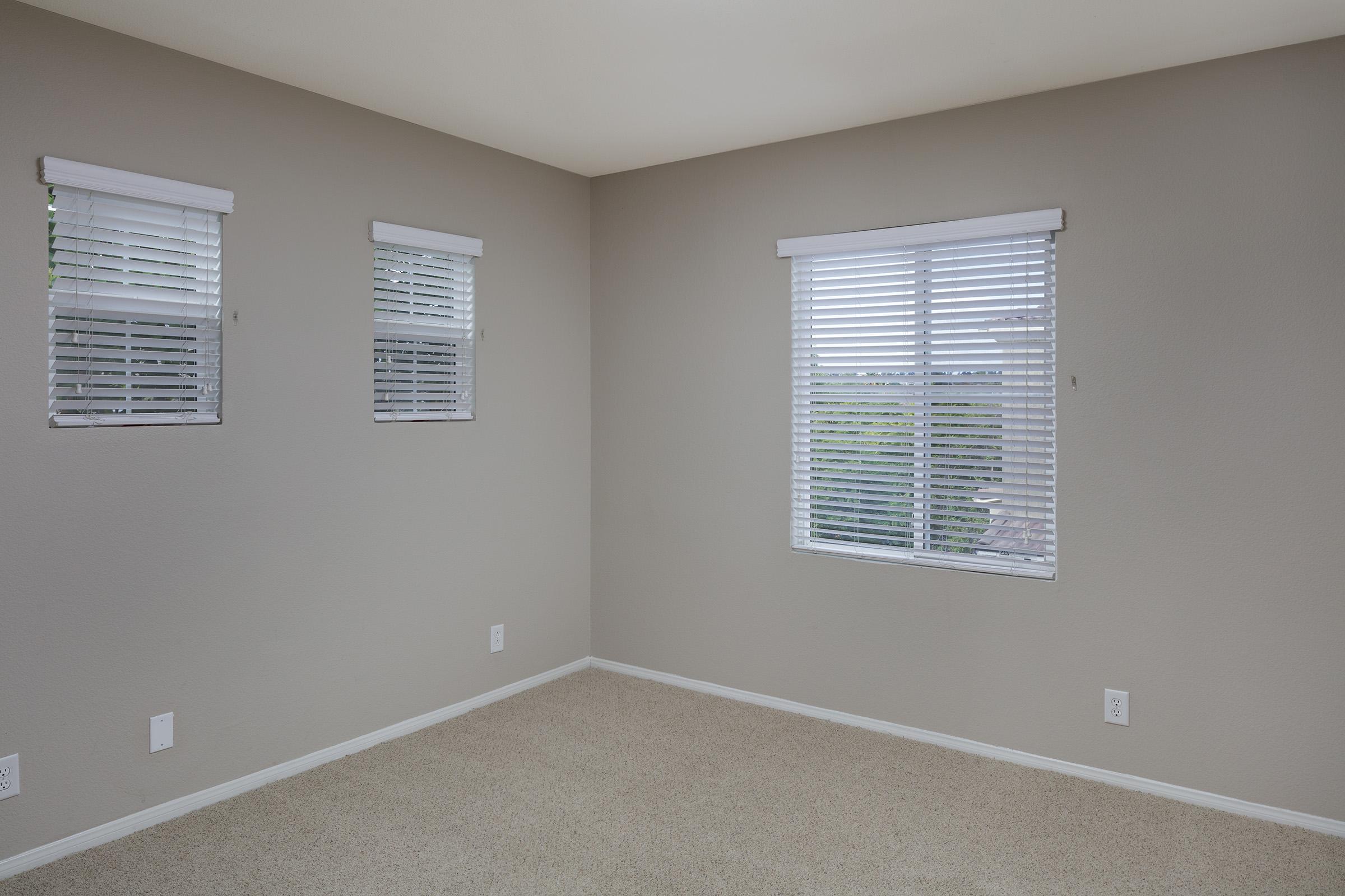 Laurel Glen Apartment Homes cozy bedroom