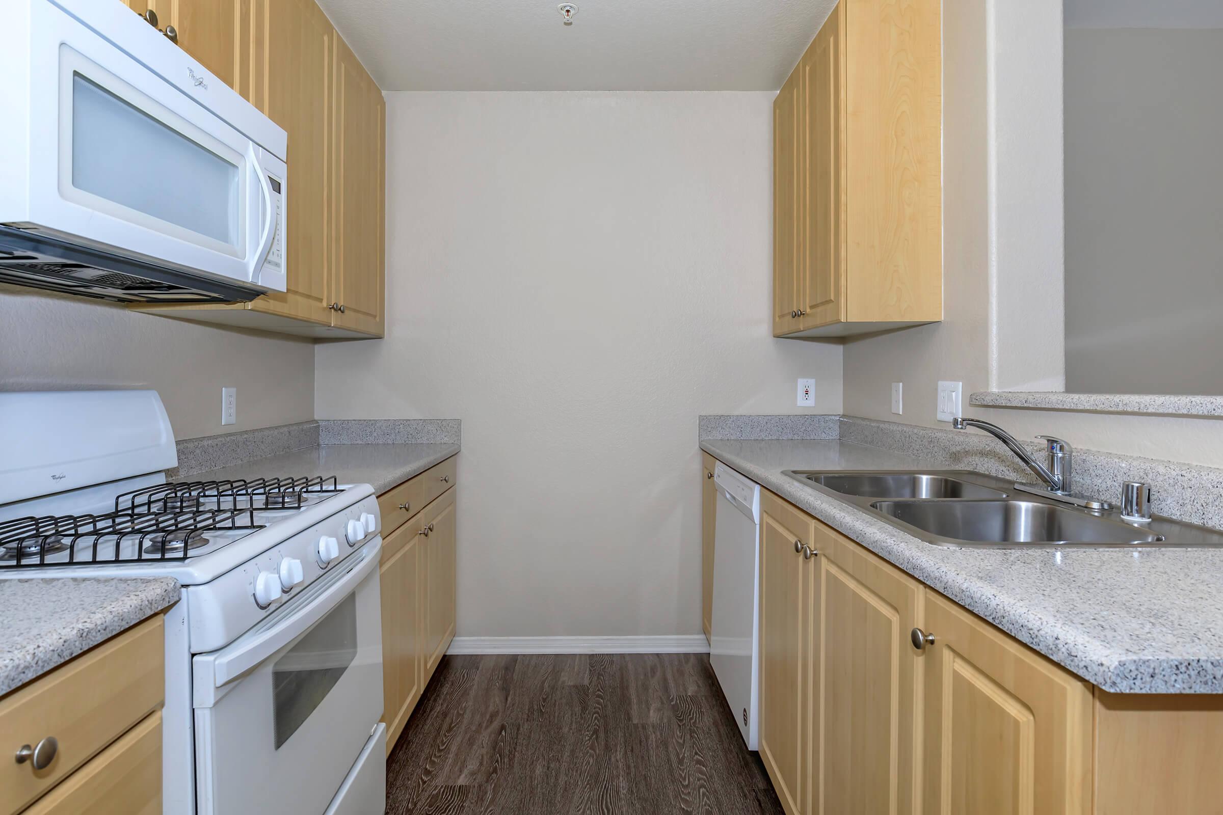 Fully-equipped Kitchen at Laurel Glen Apartment Homes