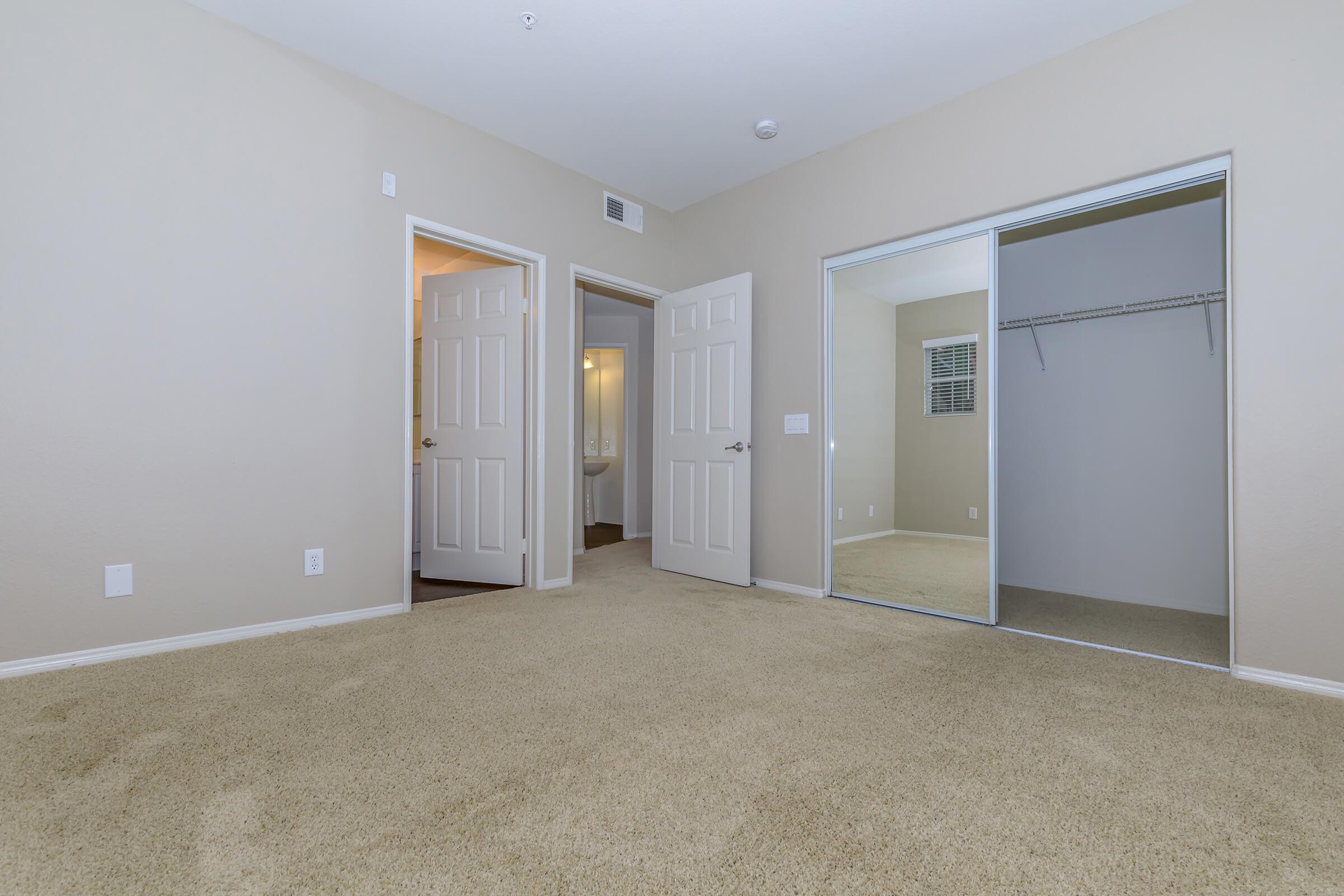 Mirrored Closet doors at Laurel Glen Apartment Homes