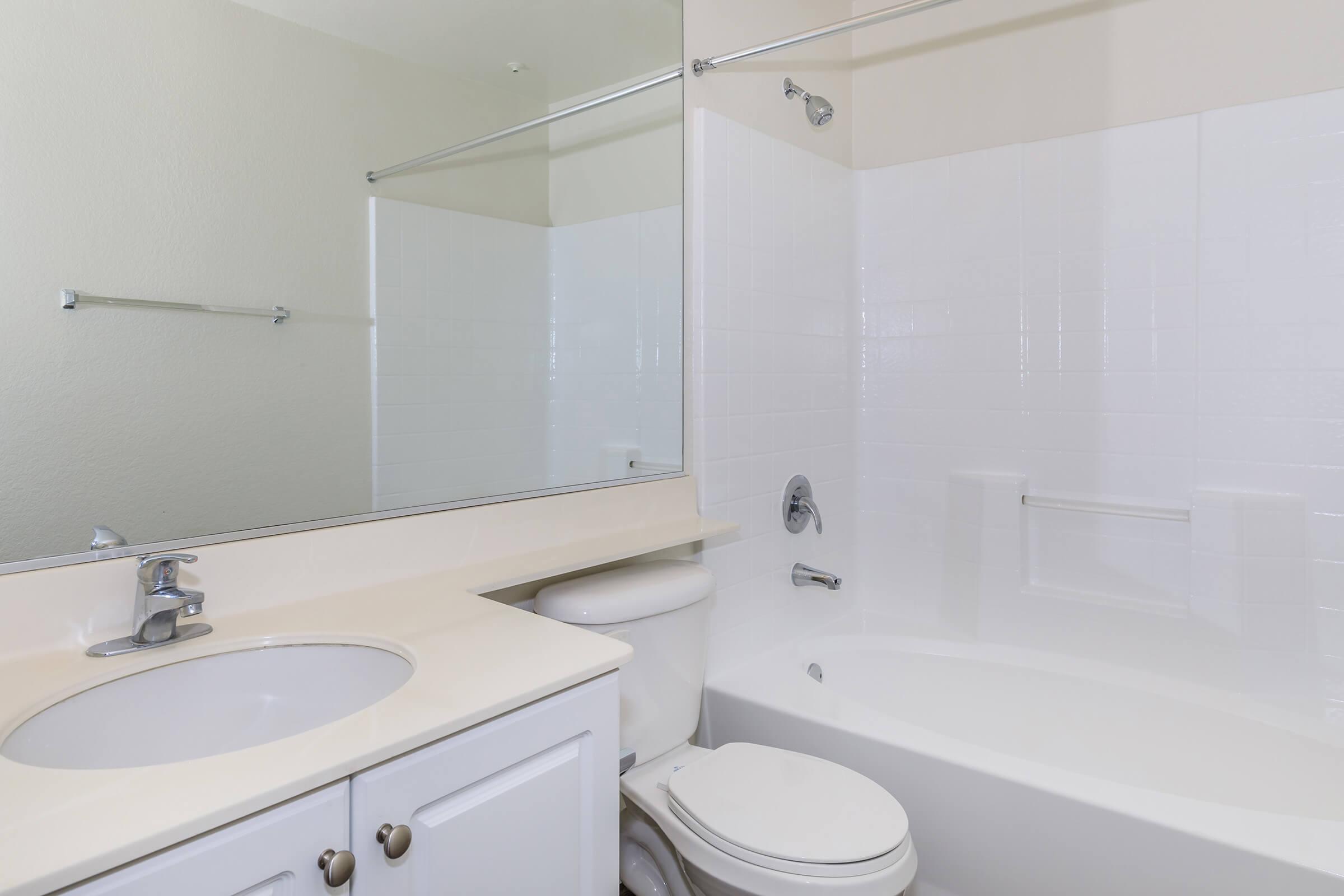 Laurel Glen Apartment Homes has all-in-one shower and bath