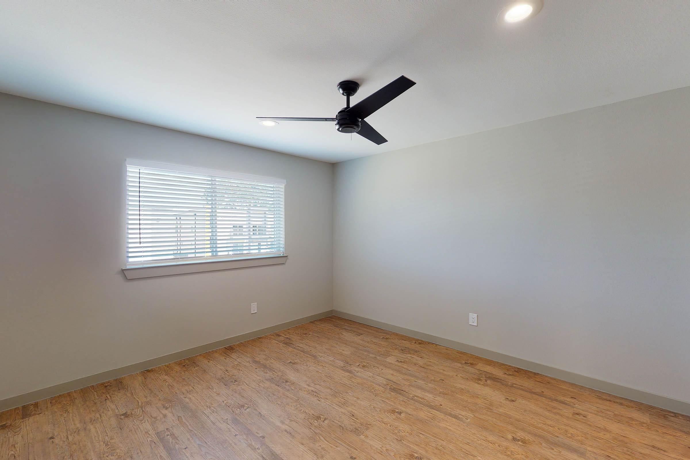 bedroom with a ceiling fan