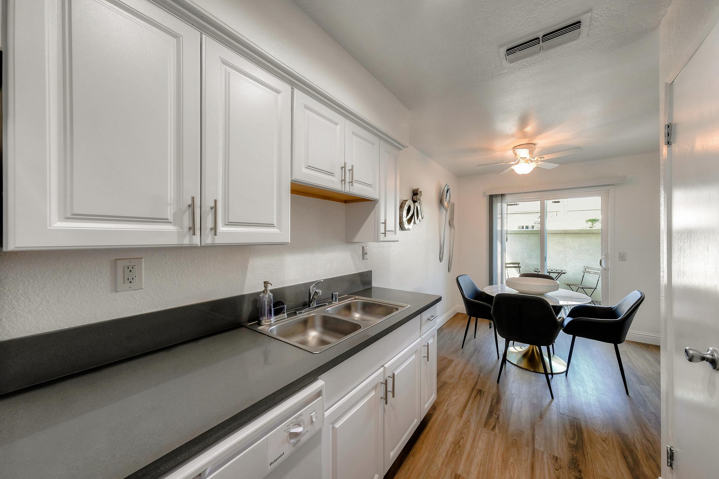 Model Kitchen Sink to Dining