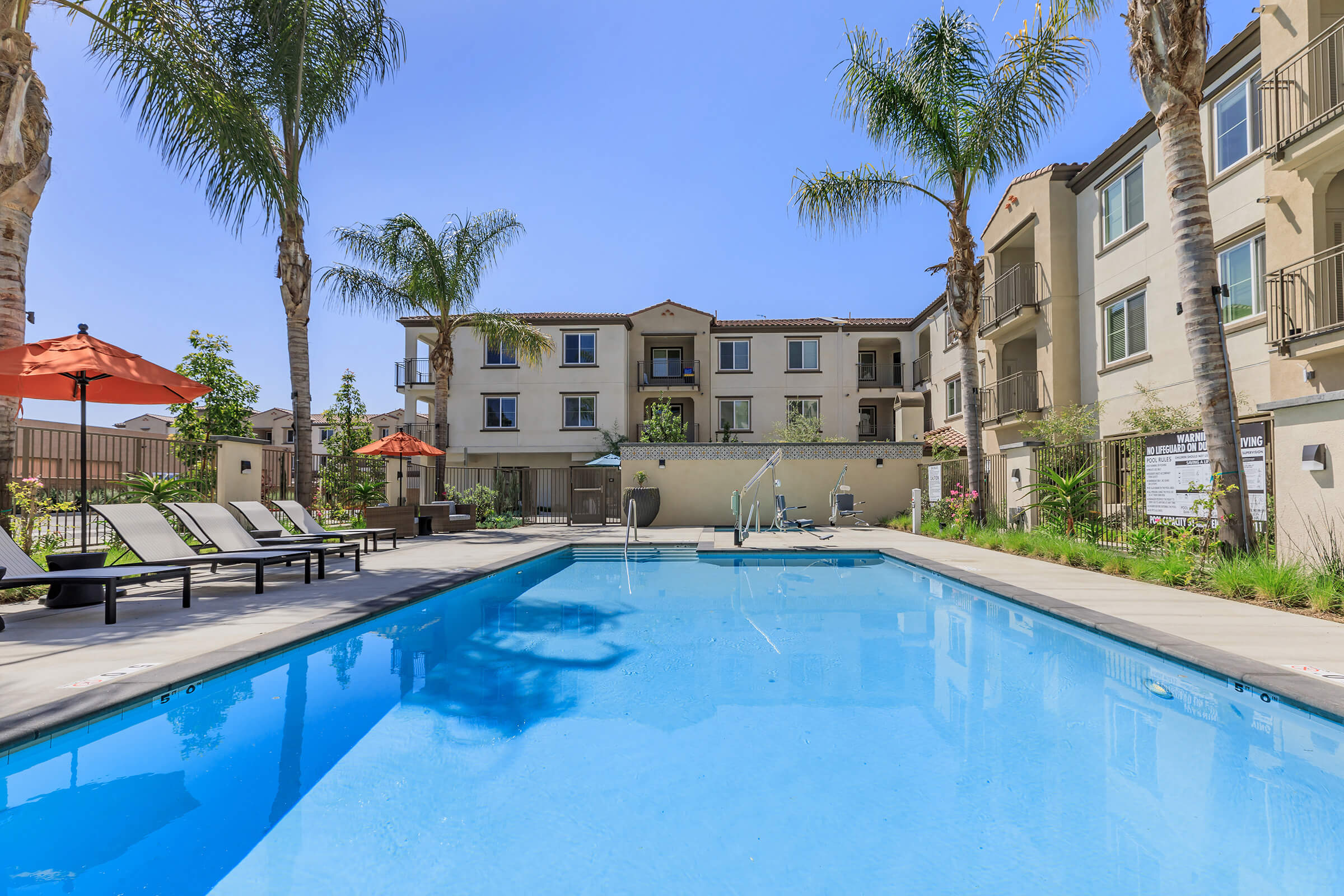 Los Alamitos Luxury Apartments Amenities