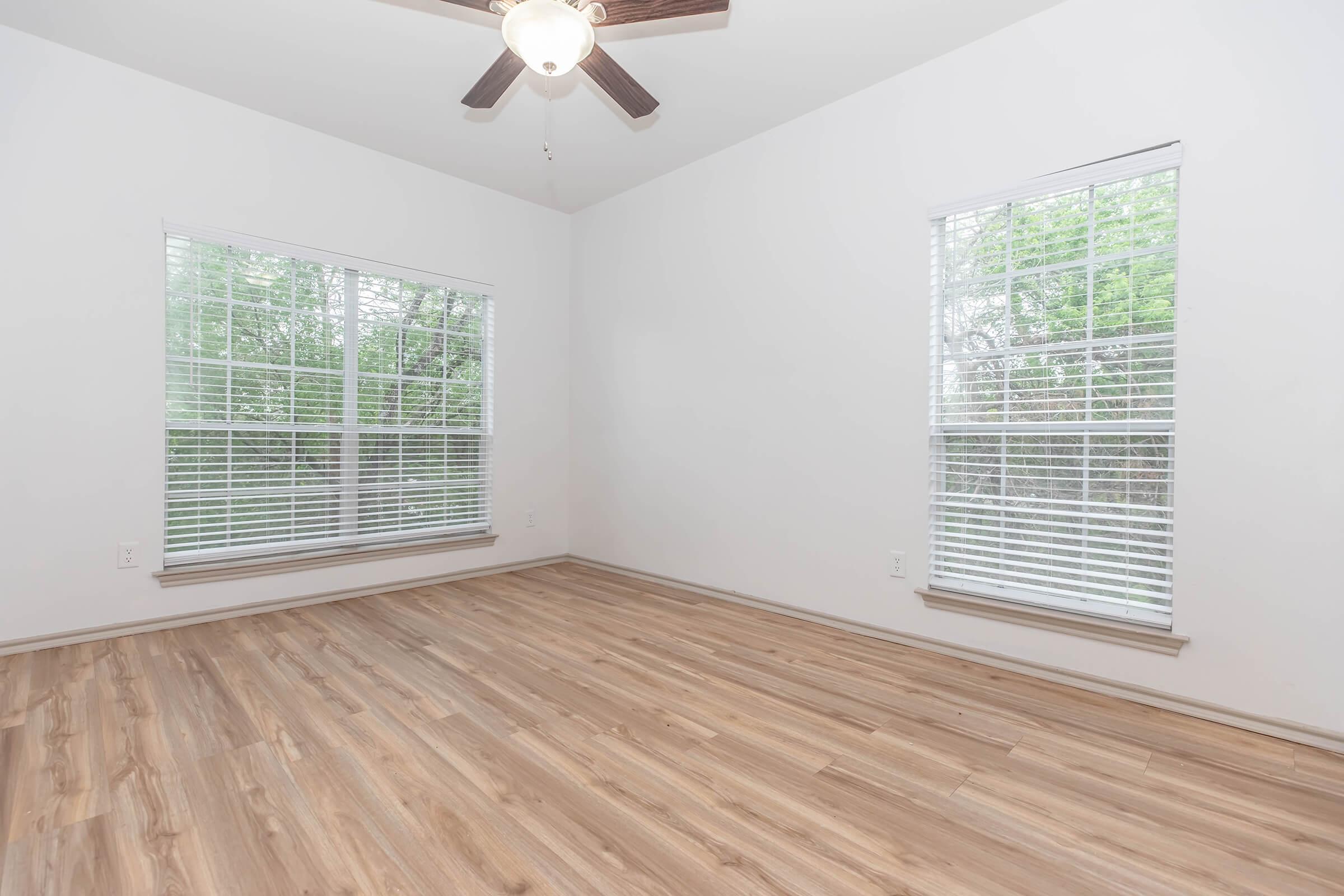 Large Bedrooms with Ceiling Fan