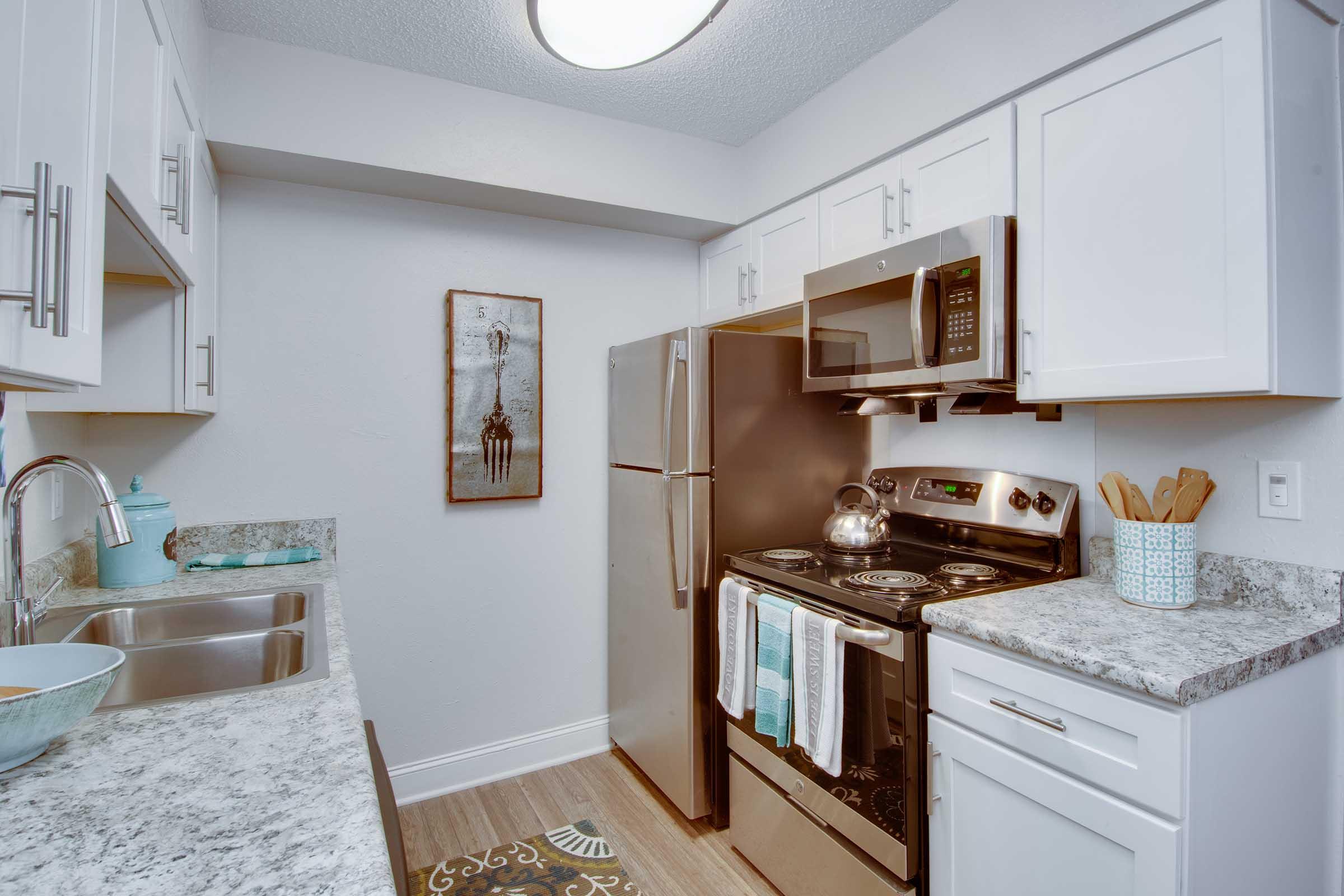 Modern kitchen at Nob Hill Apartments in Nashville Tennessee.