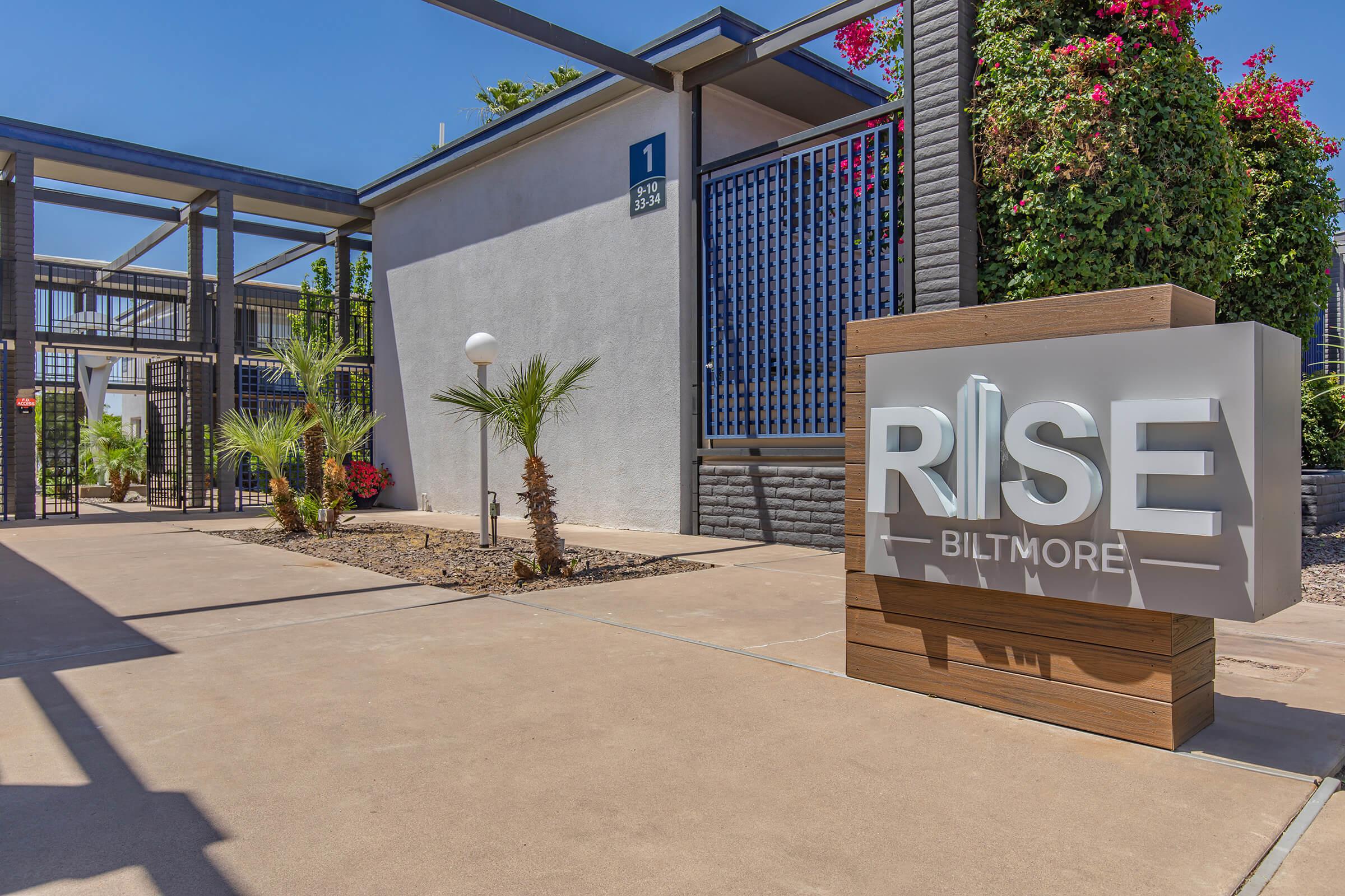 Rise Biltmore outdoor sign by the Phoenix apartments entrance