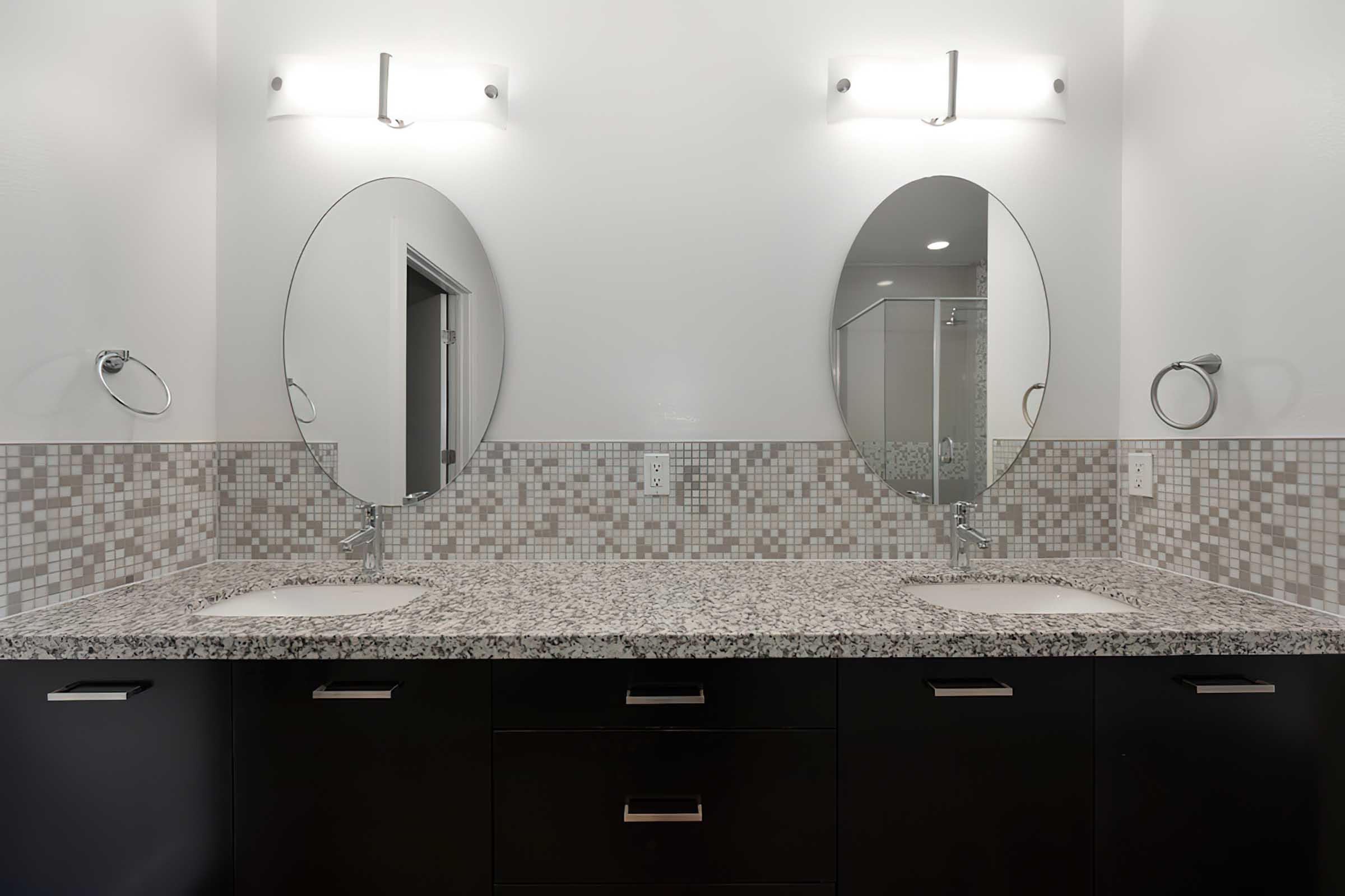 double sinks with double mirrors