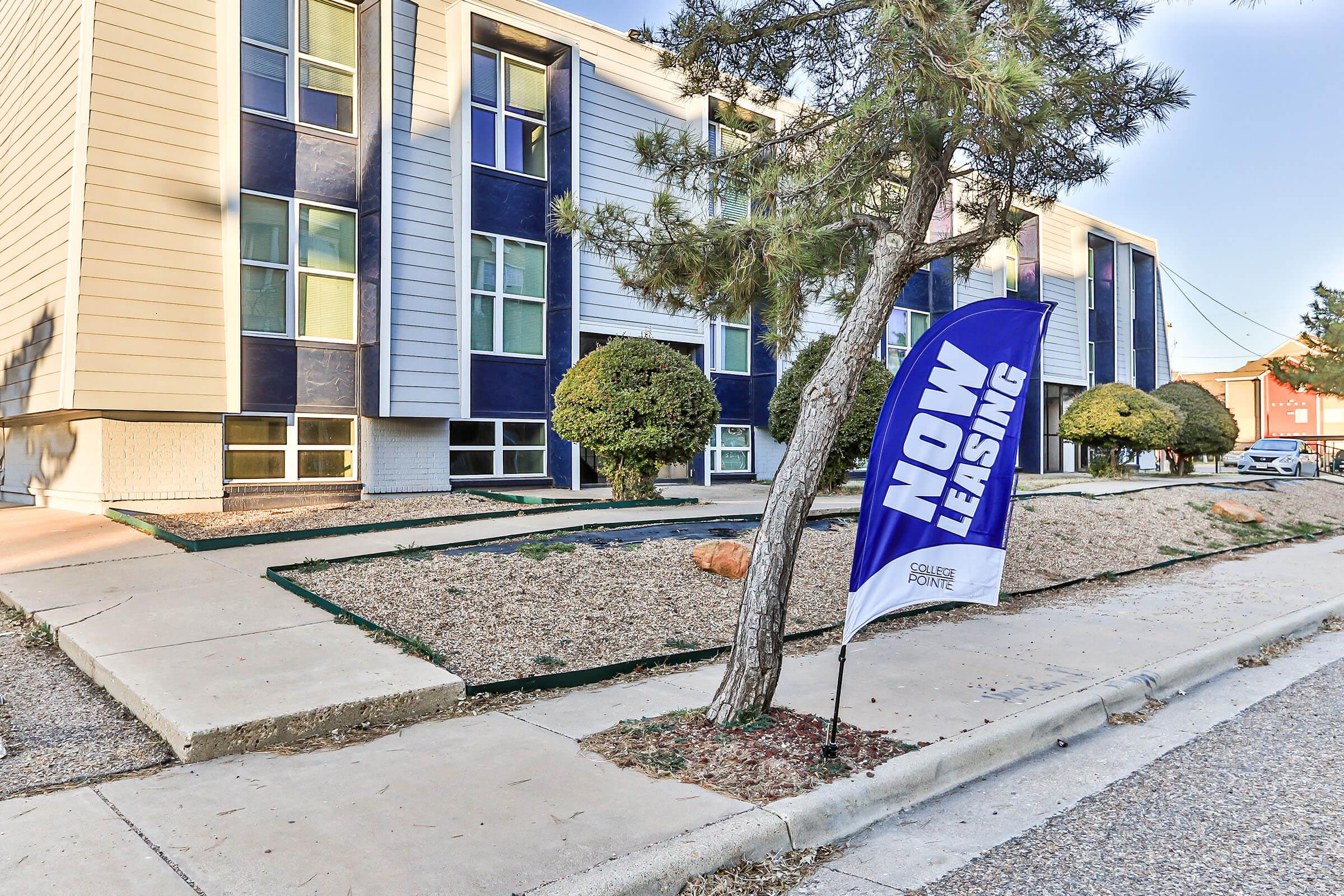 College Pointe Apartments-56.jpg