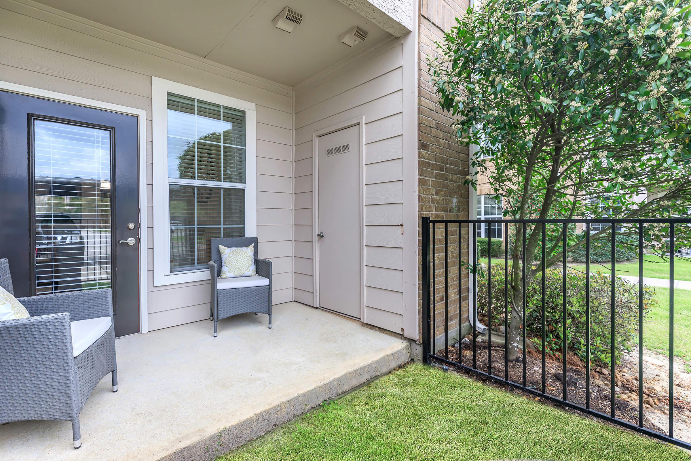 VIEW WOODLANDS TEXAS FROM YOUR BALCONY OR PATIO