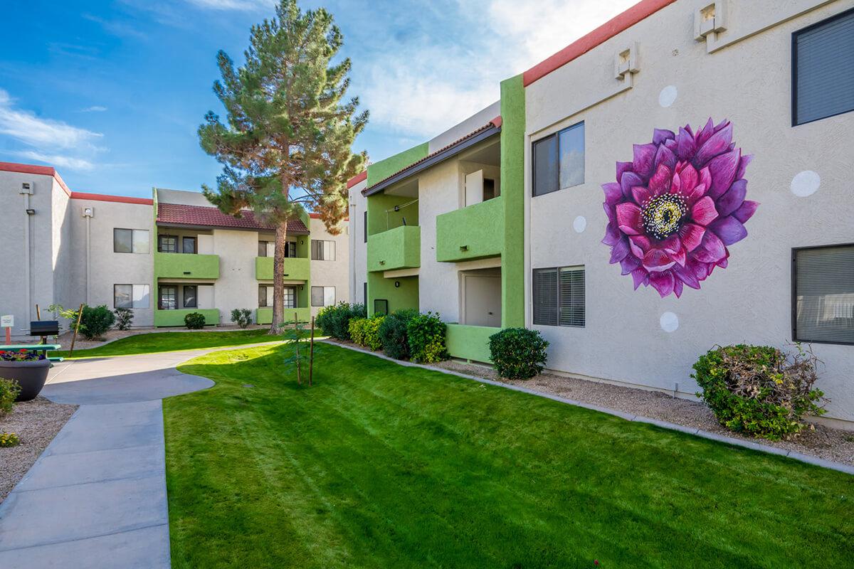Beautiful Landscaping - Spring Apartments - Phoenix - Arizona