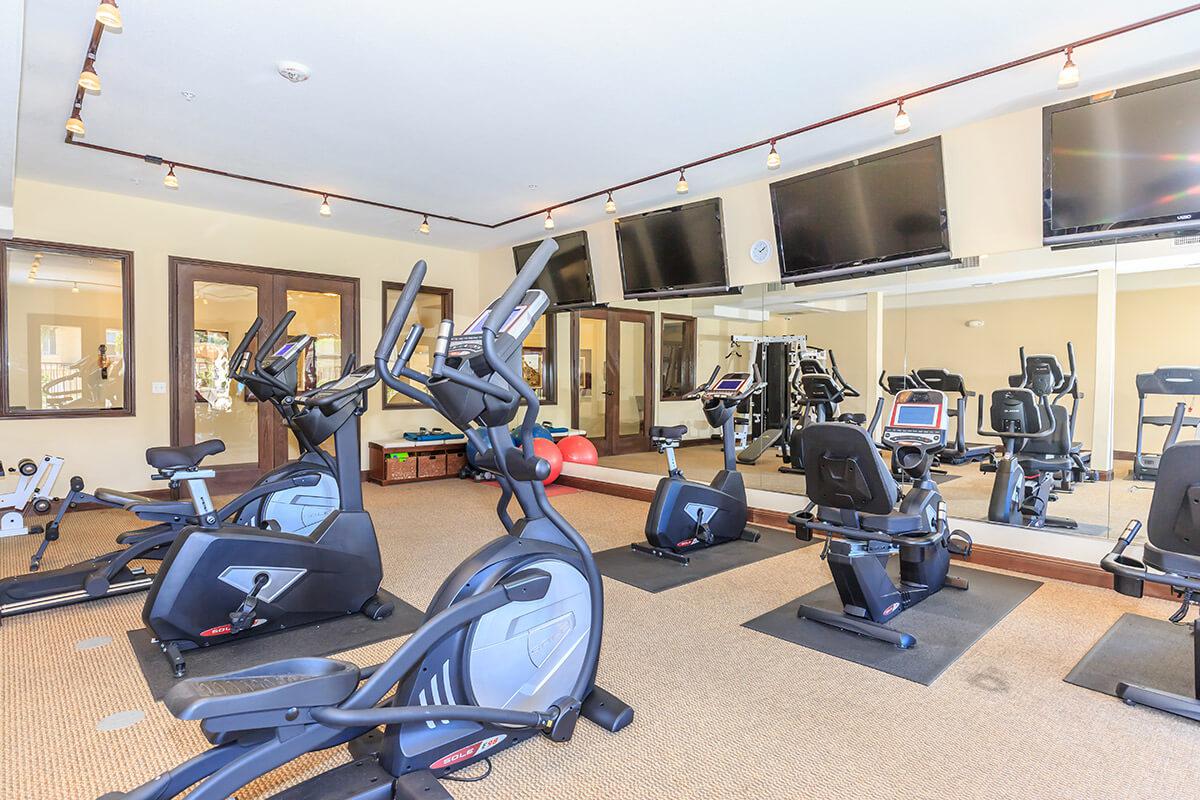 STATE-OF-THE-ART FITNESS CENTER