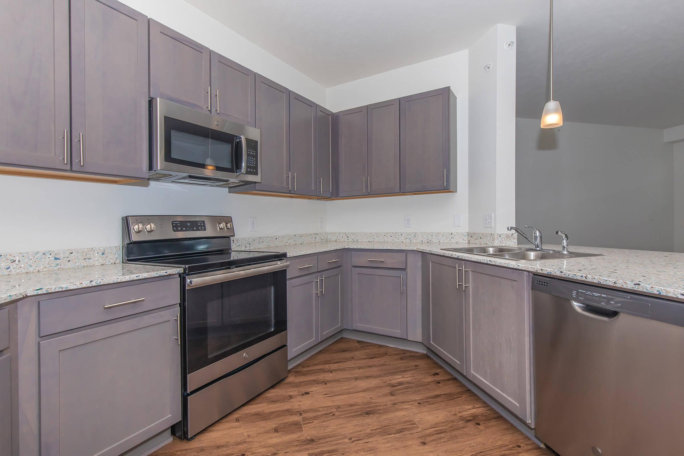 FULLY-EQUIPPED KITCHEN IN BELLEVUE, NE