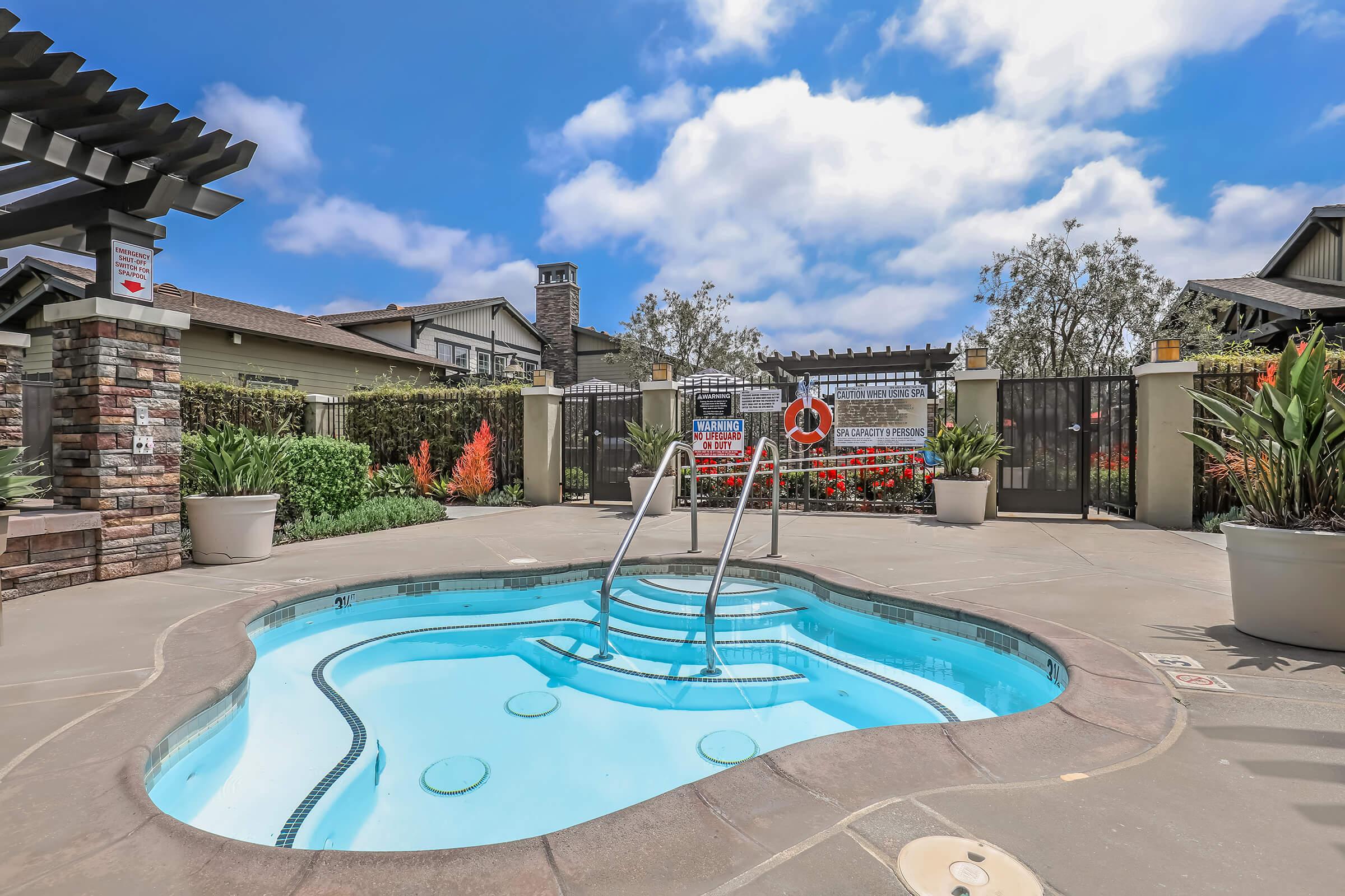 a pool outside of a building