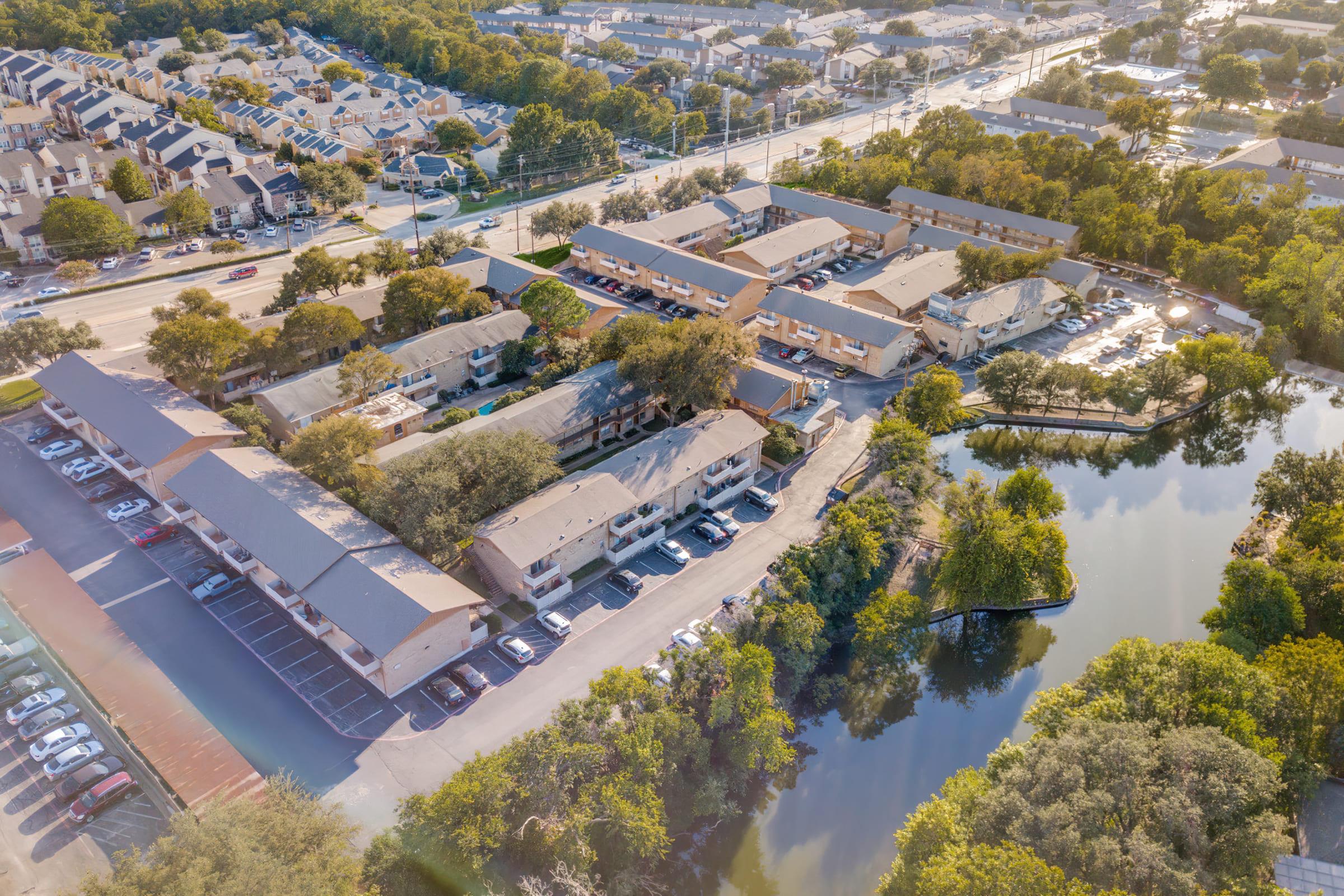 aerial photo of Lakeside on Spring Valley community buildings