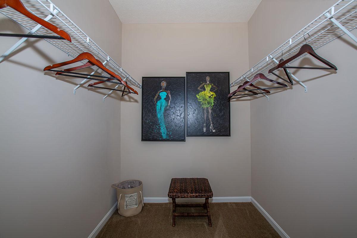 04c Closet.jpg