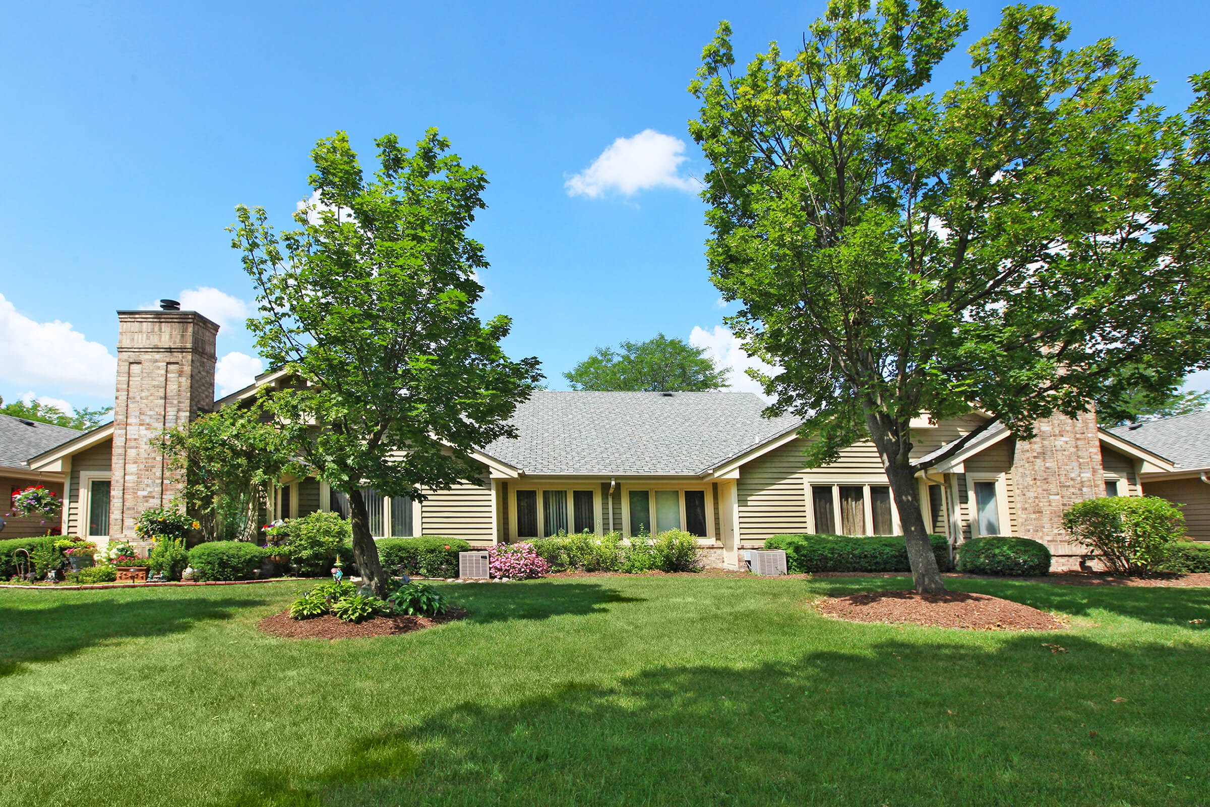 Lincolnshire Coach Homes Apartments in Milwaukee, WI