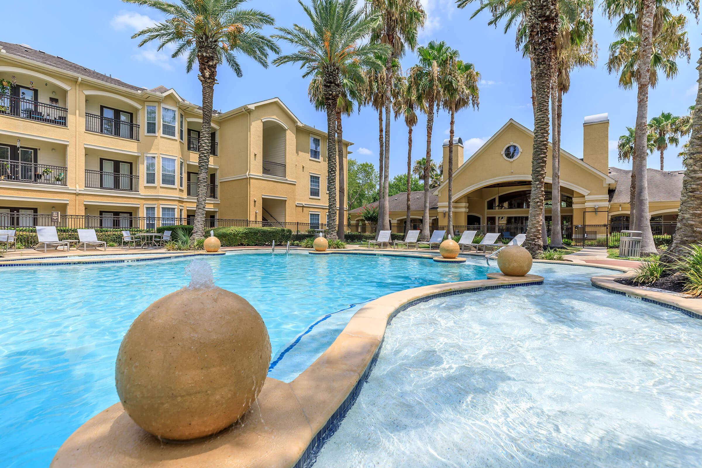 Specials The Lynx in ster, TX