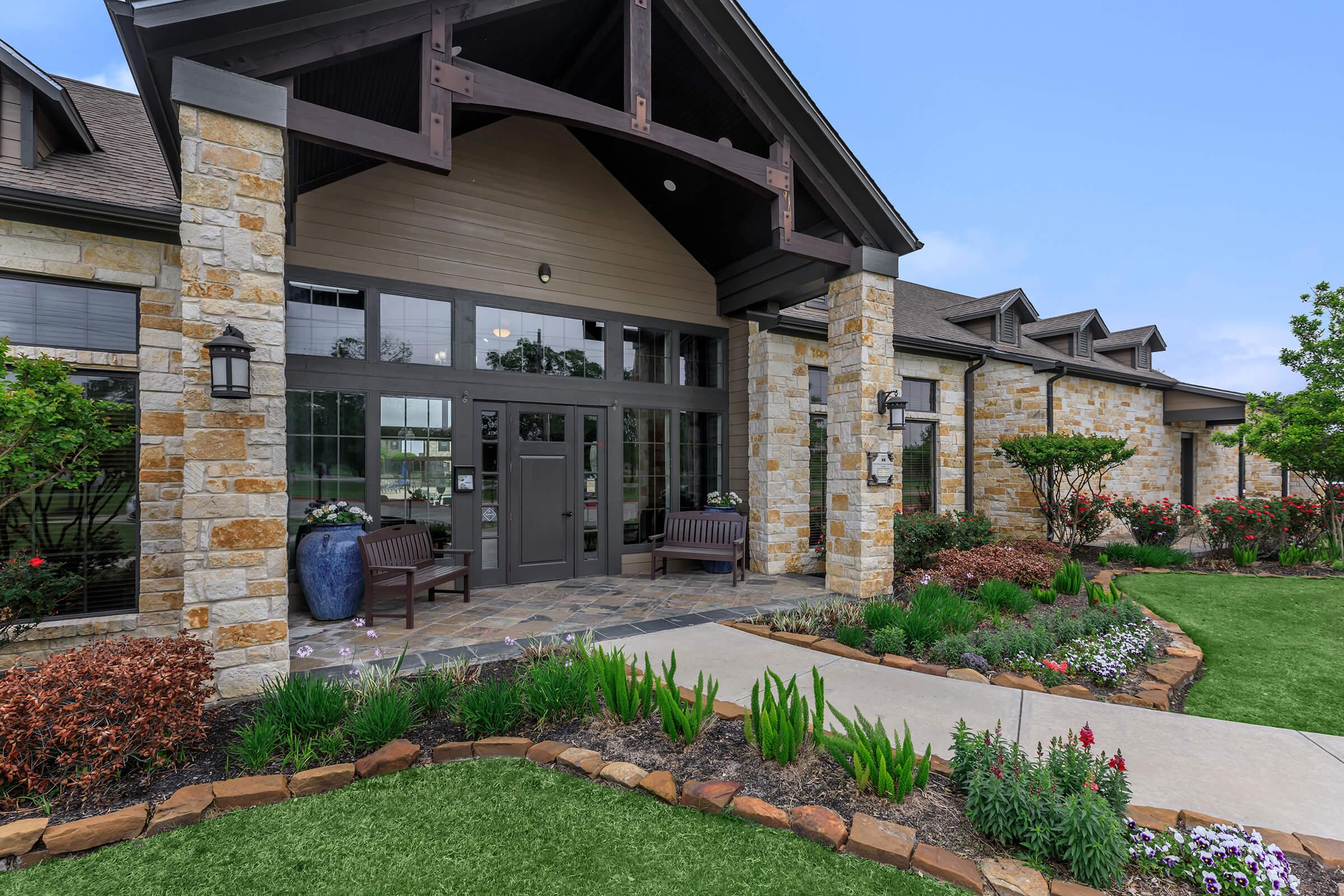 TOWN CREEK VILLAGE APARTMENTS IN MONTGOMERY, TX