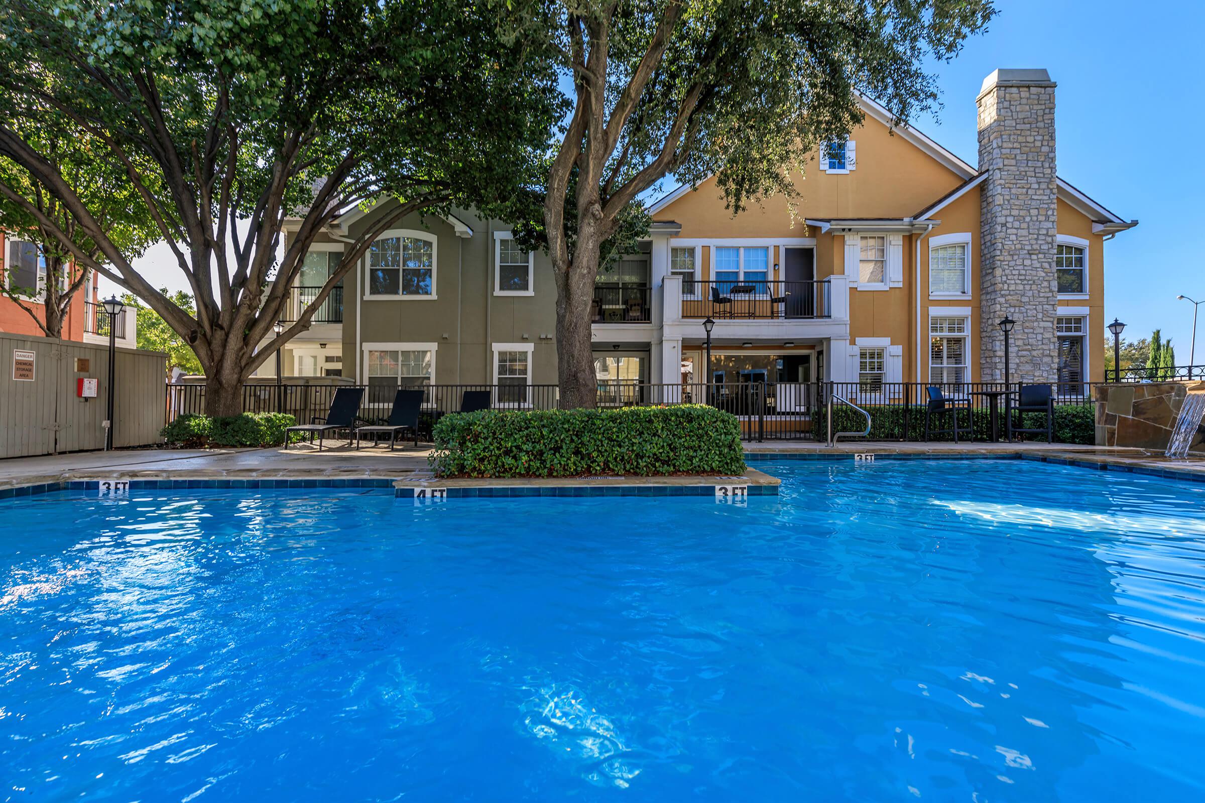 Gallery - Lakepointe Residences in Lewisville, TX