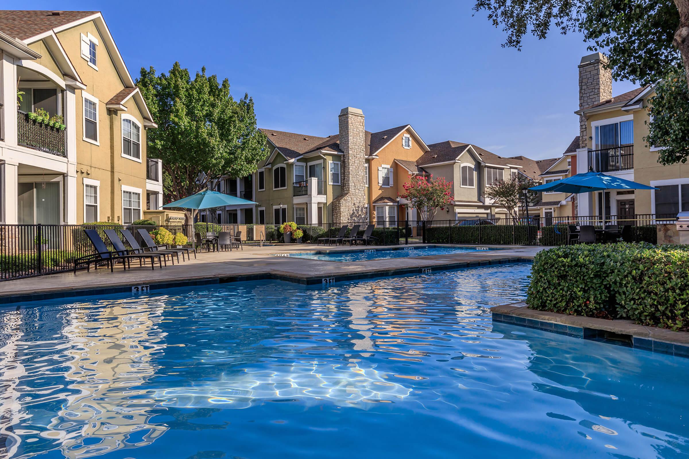 Gallery - Lakepointe Residences in Lewisville, TX