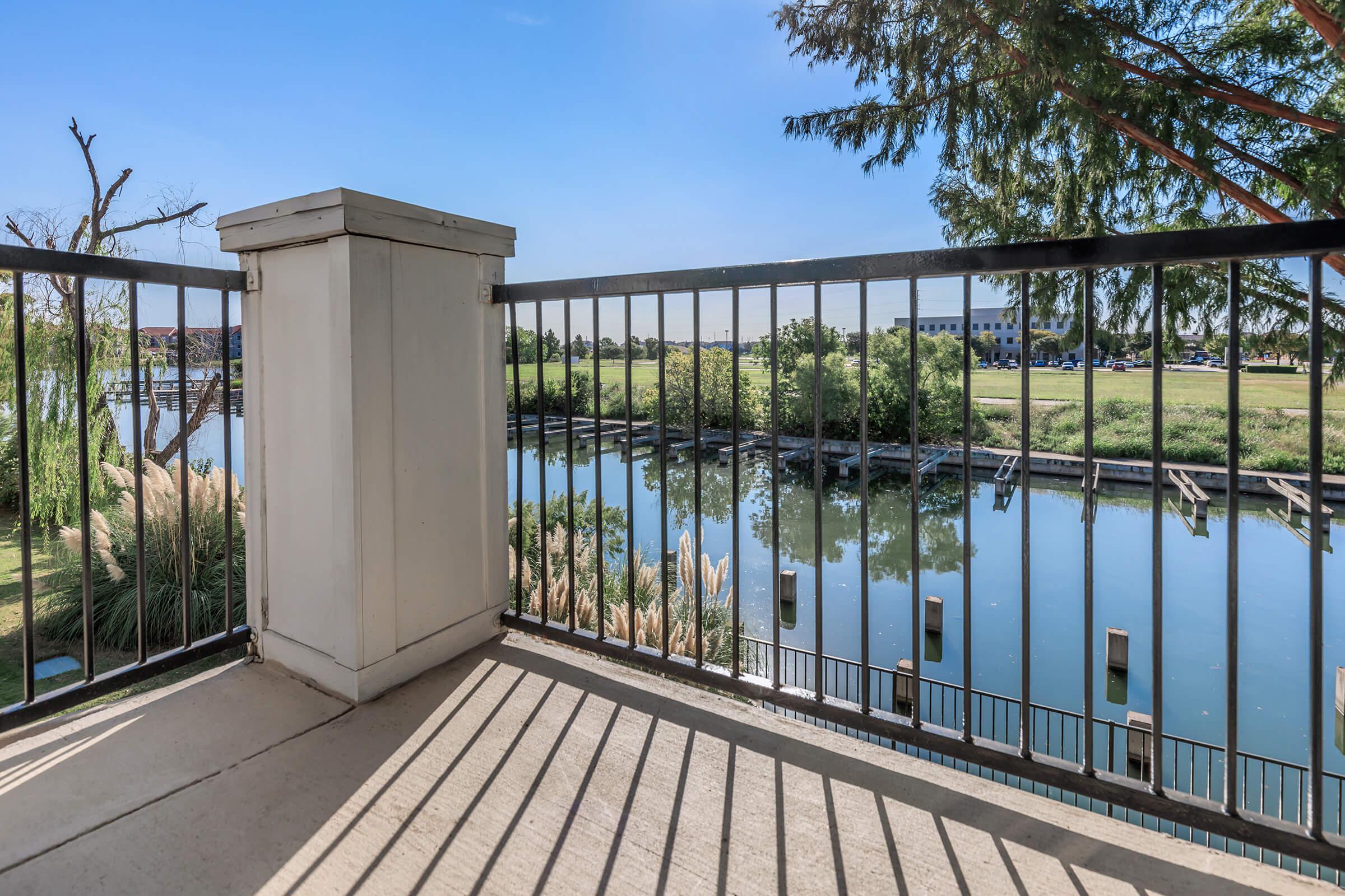 balcony overlook water