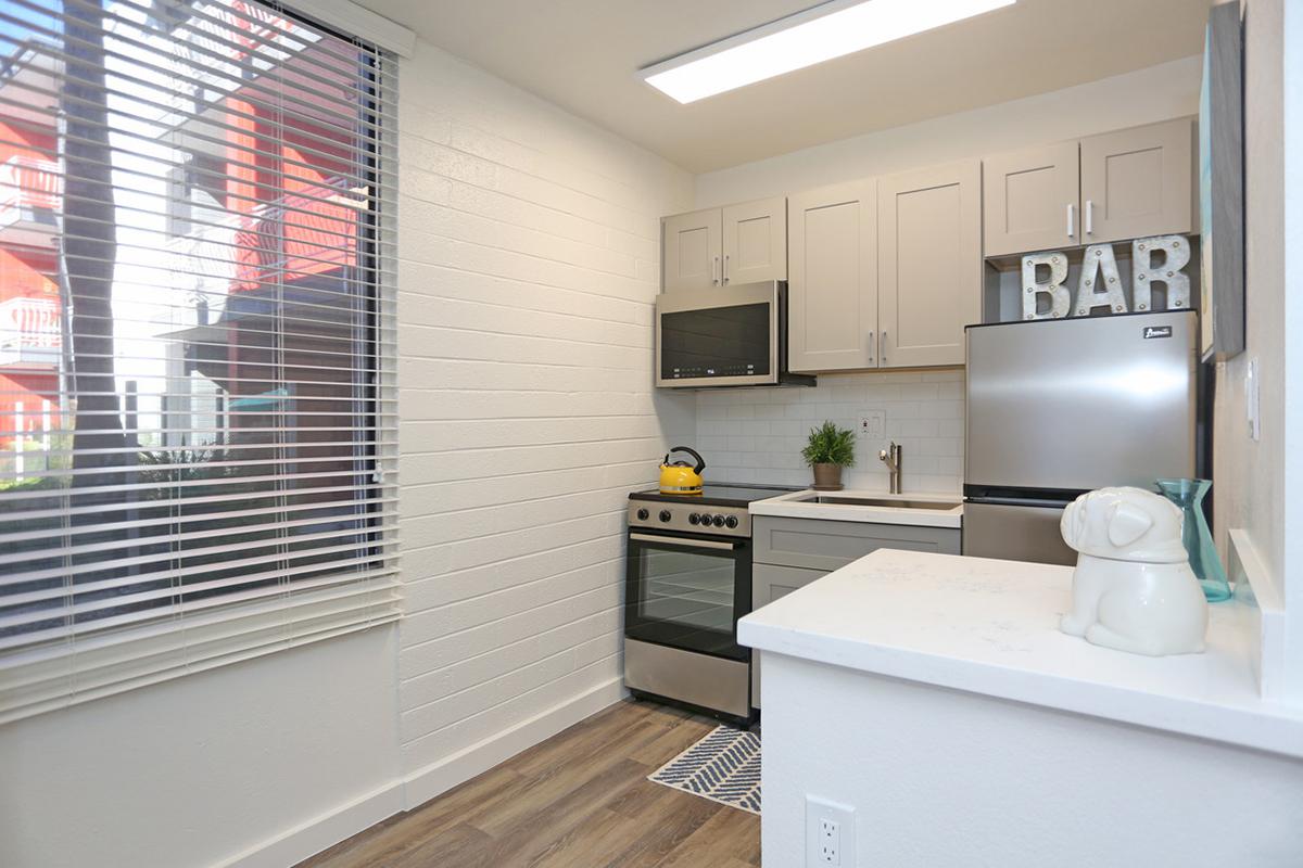 el-cortez-phoenix-az-studio-1ba---407-sf (1)-1.jpg