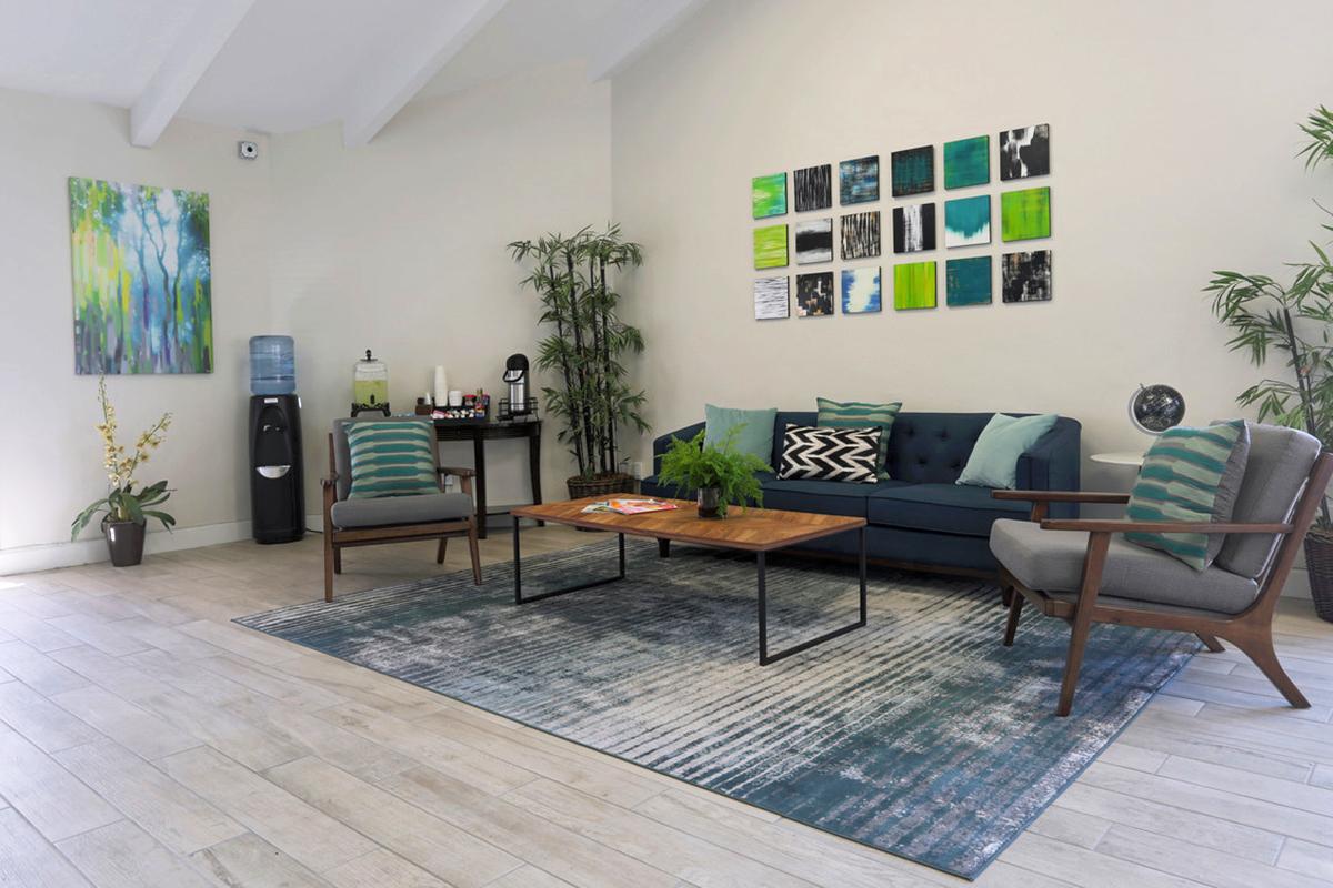 yardz-on-kolb-tucson-az-interior-photo2.jpg