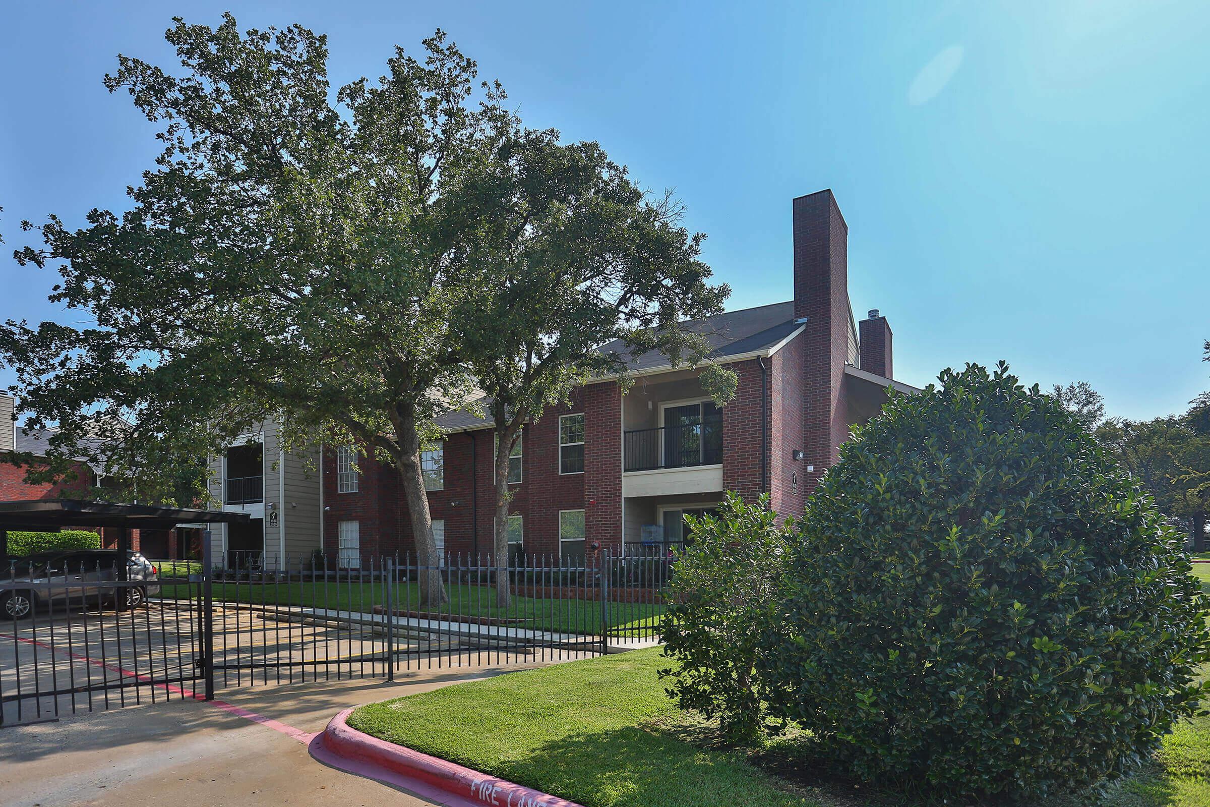 Palisades at Bear Creek Apartments in Euless, TX