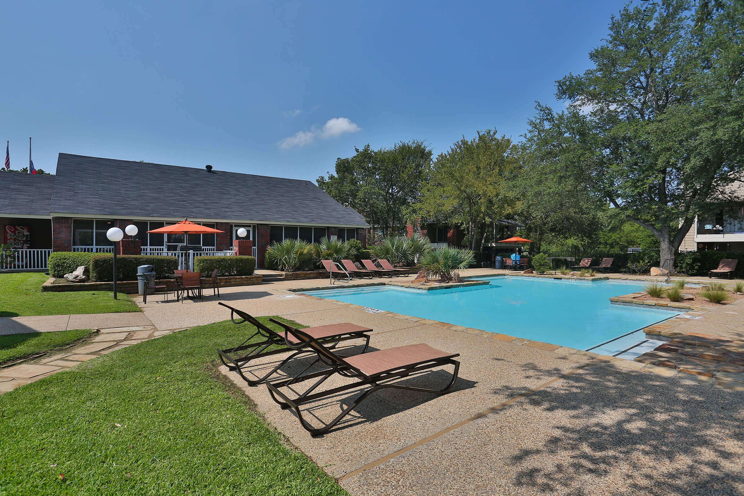 Palisades at Bear Creek Apartments in Euless, TX