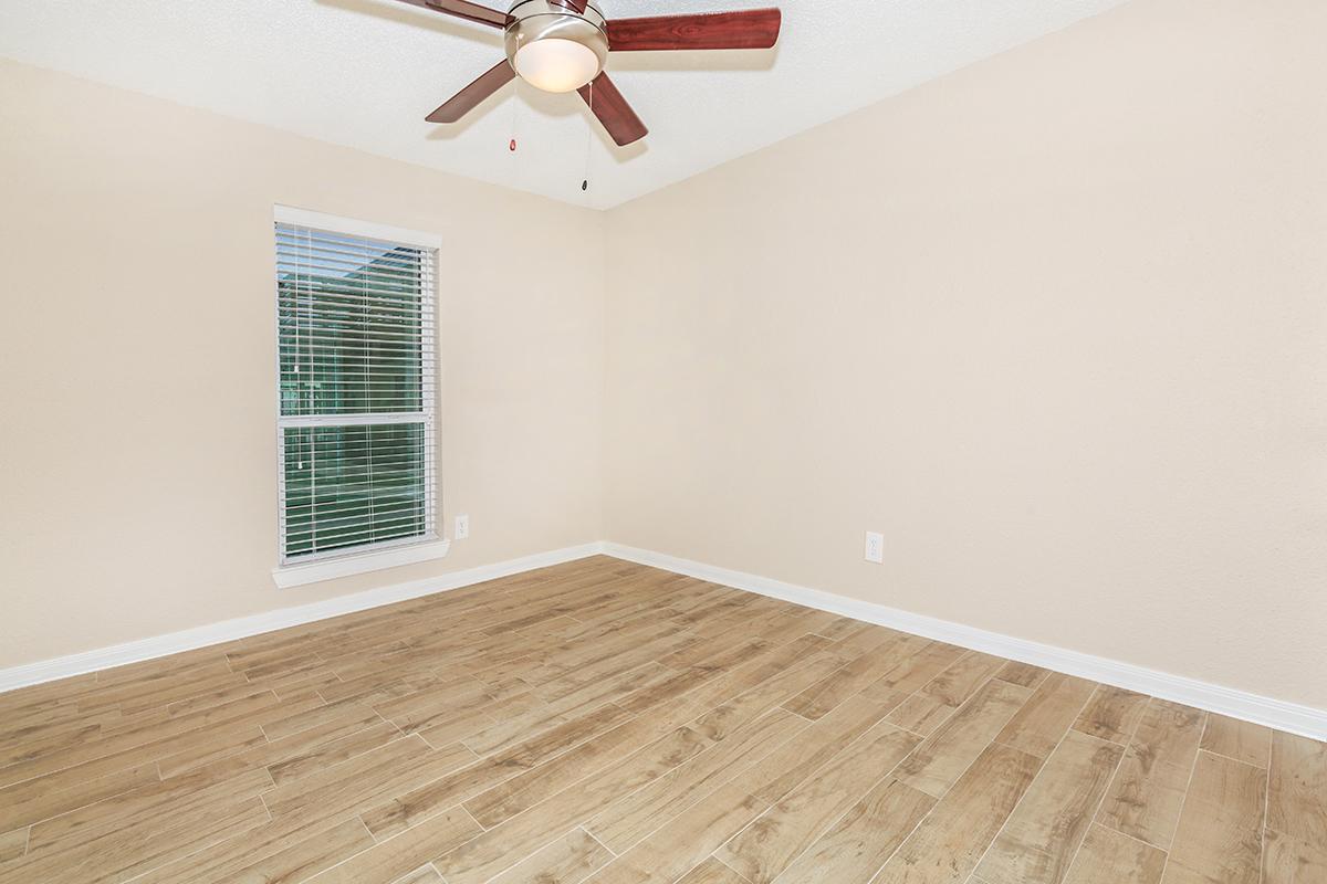 GORGEOUS PLANK FLOORS