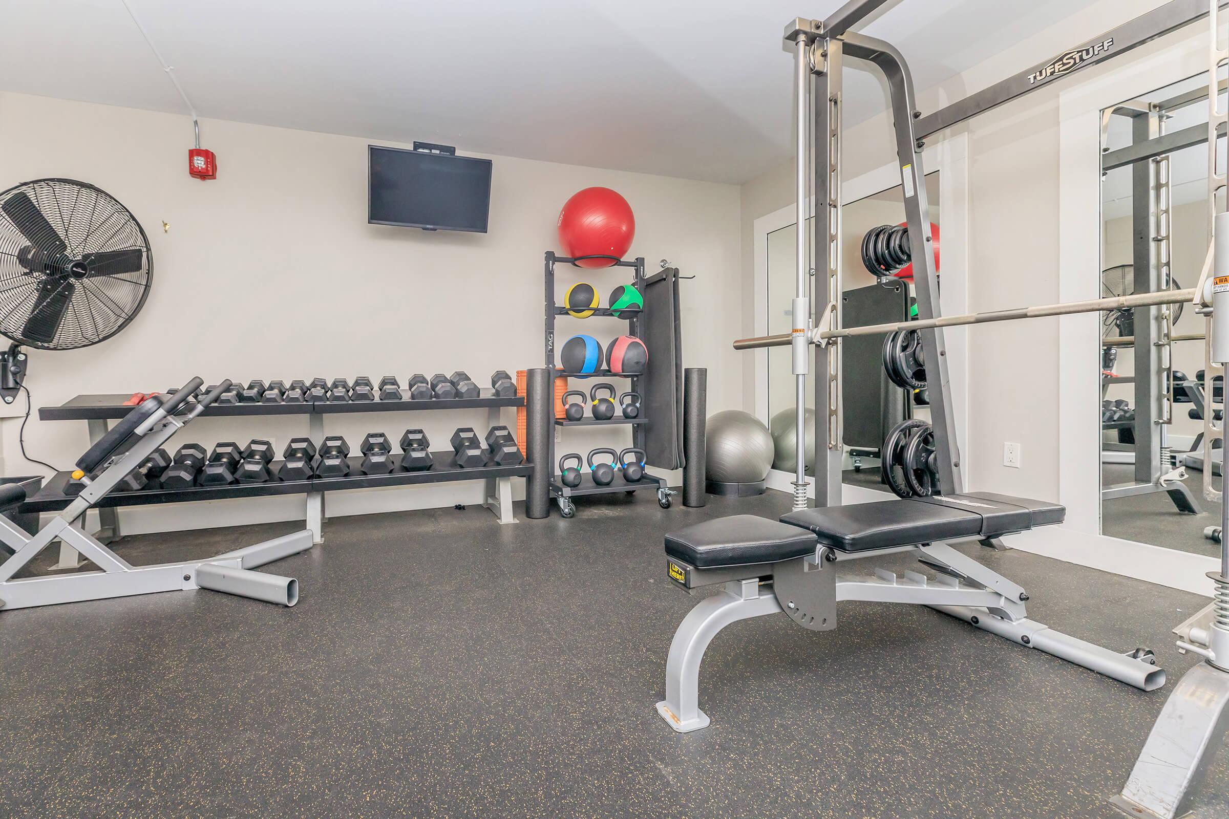 STAY IN SHAPE IN THE FITNESS CENTER