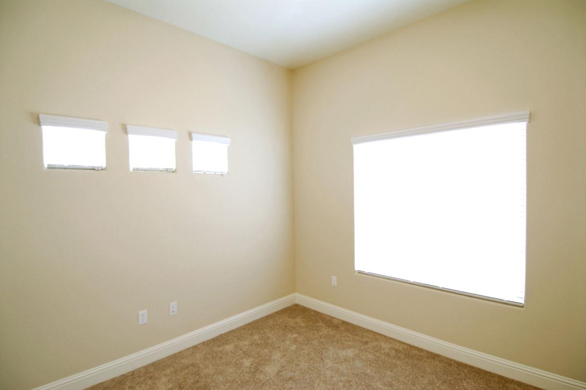 Bedroom with carpet