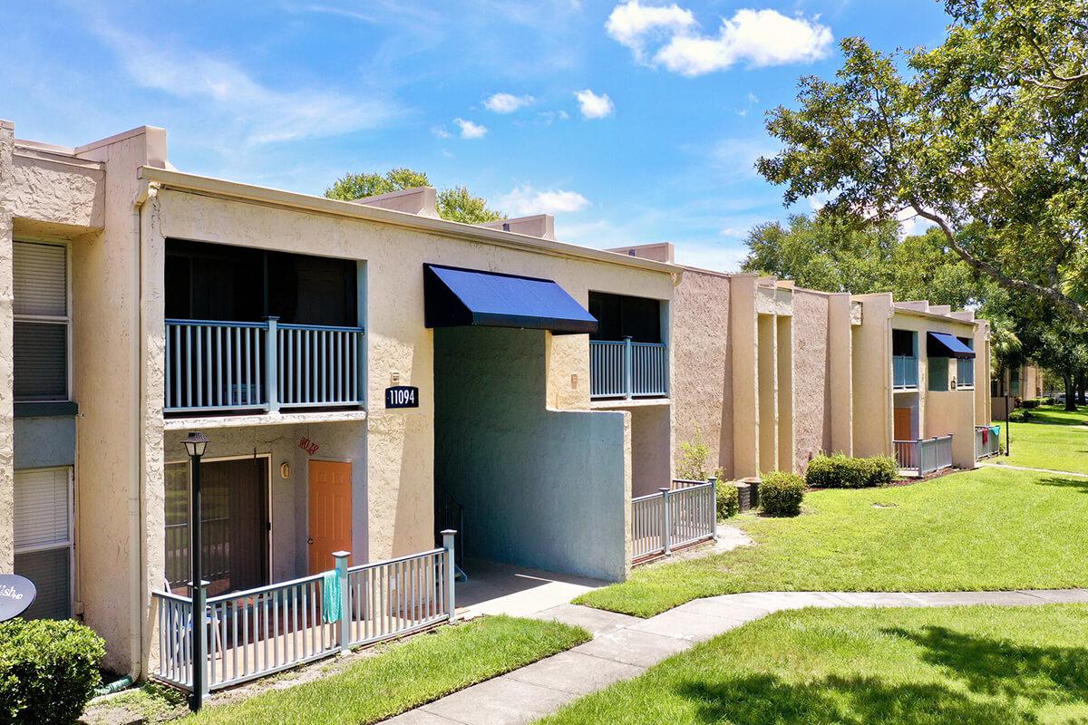 seastone-luxury-apartments-tampa-fl-building-photo (5).jpg