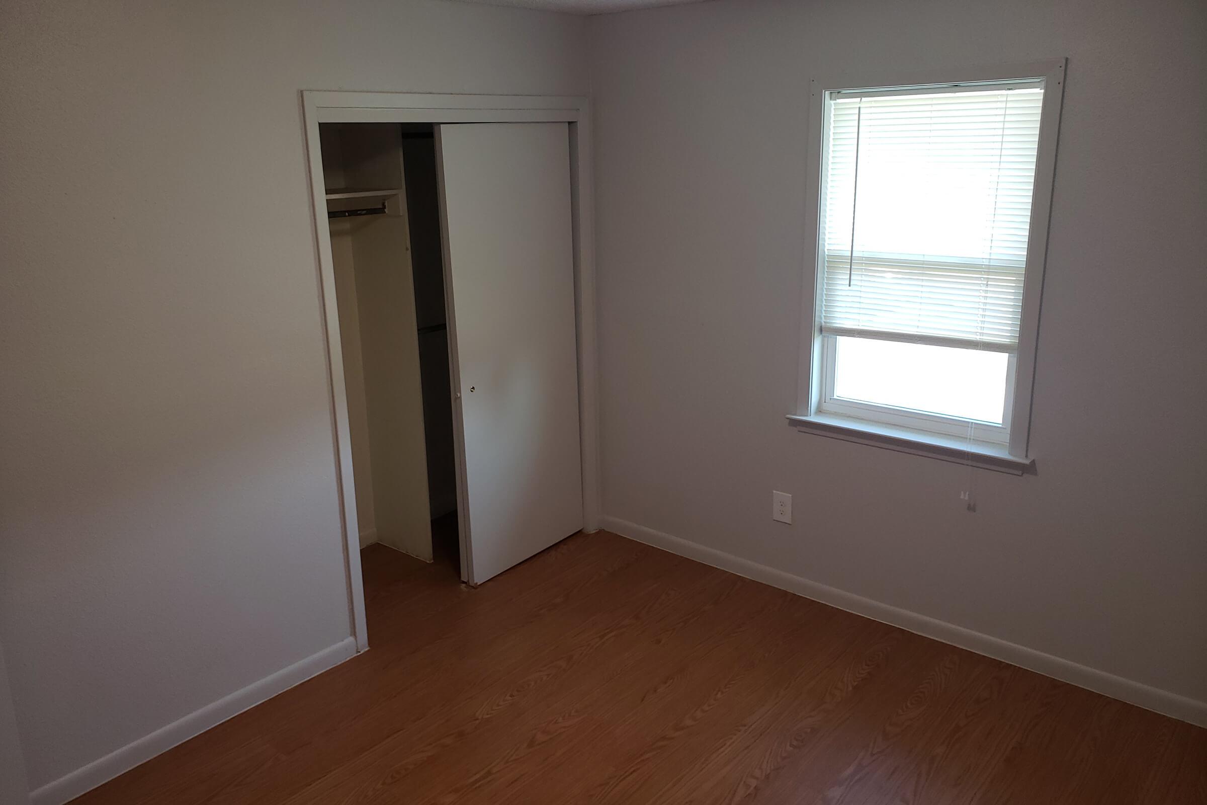 1x1 bedroom.jpg