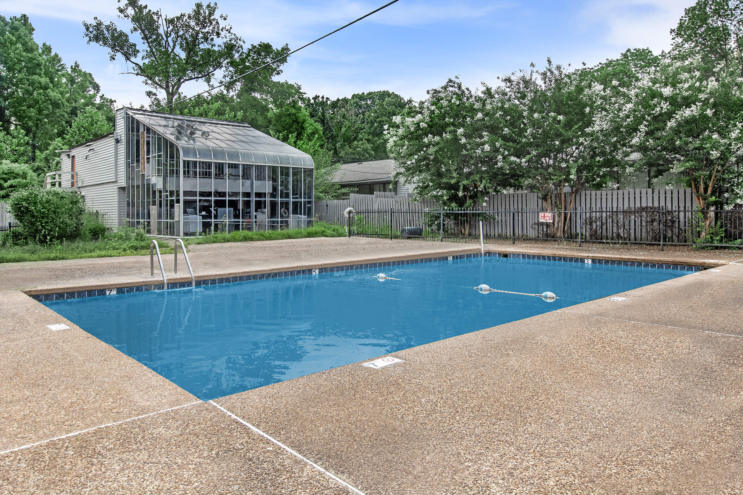 Home Emerald Park Apartments Memphis, TN