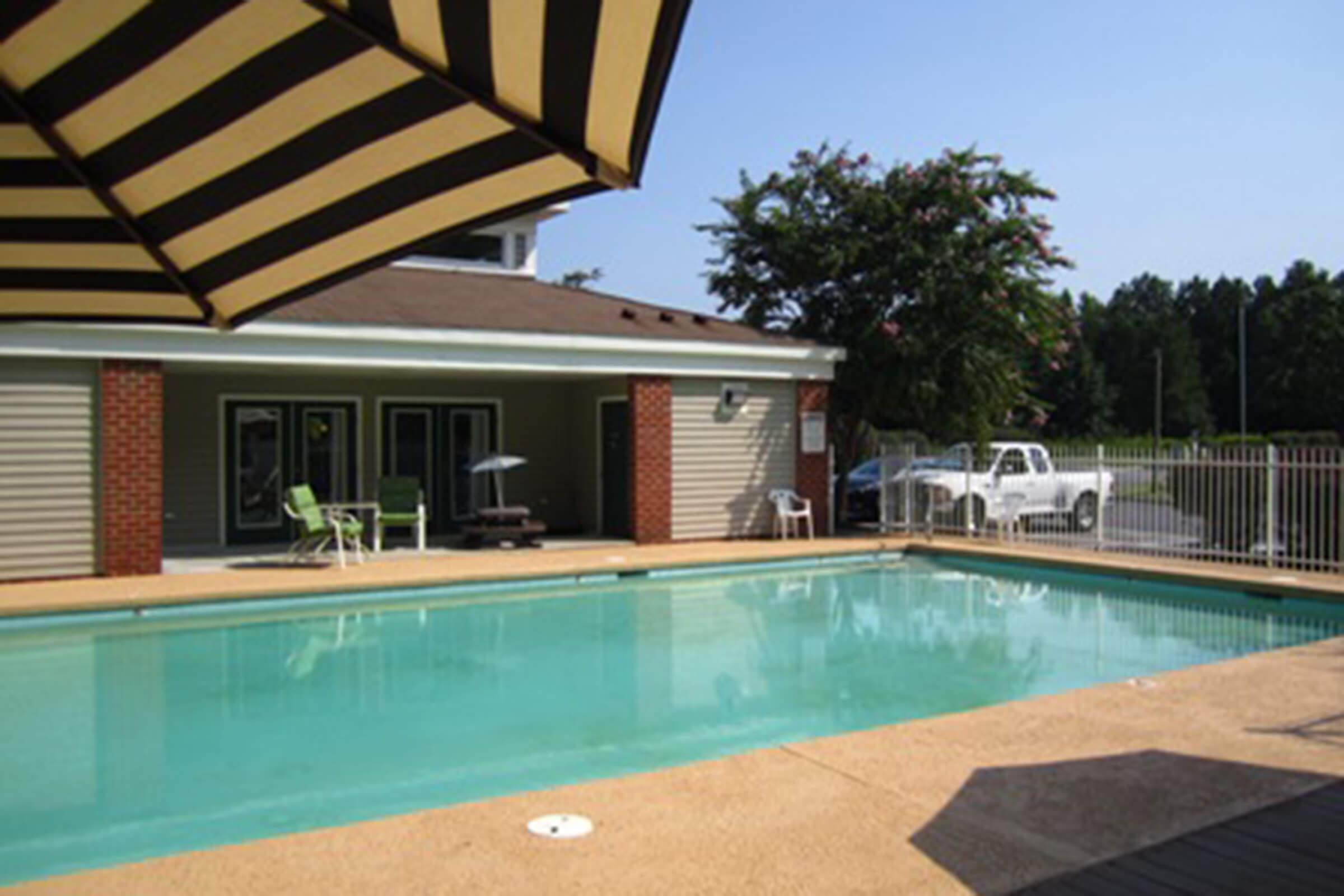 Pinetree Pool 6.jpg