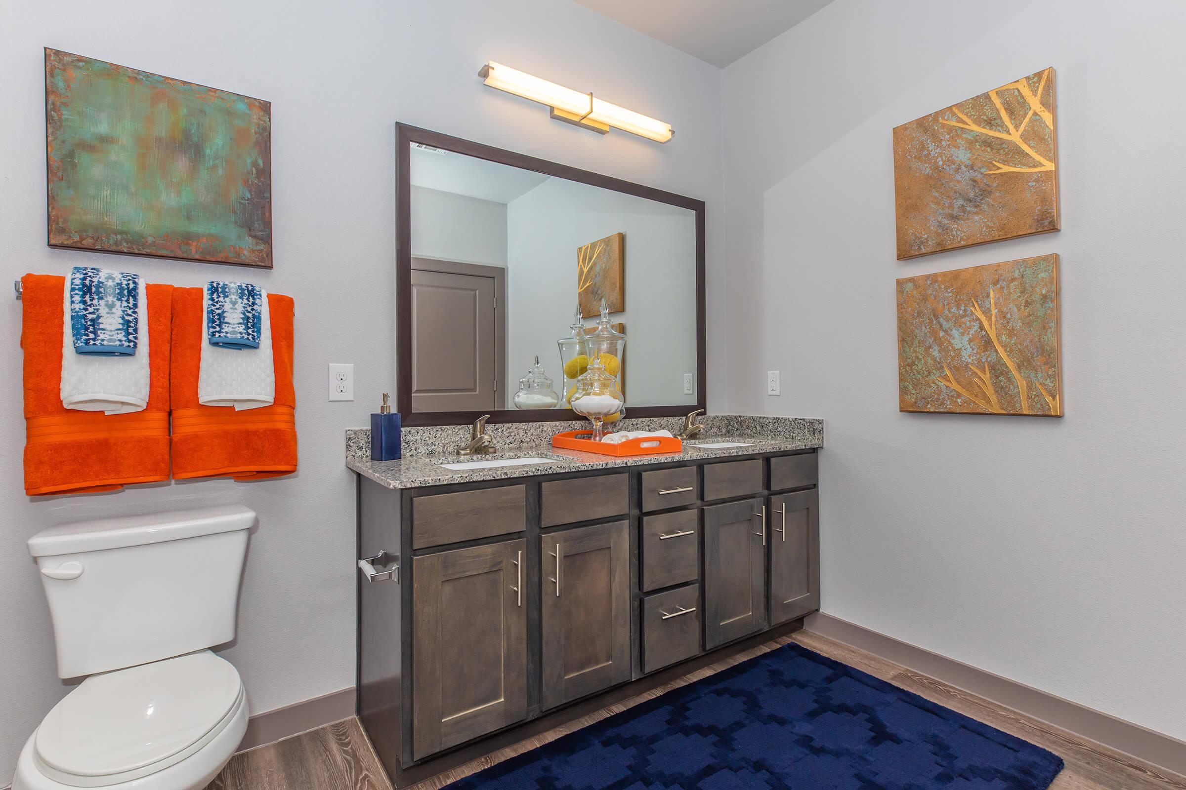 CONTEMPORARY BATH WITH CUSTOM CABINETRY