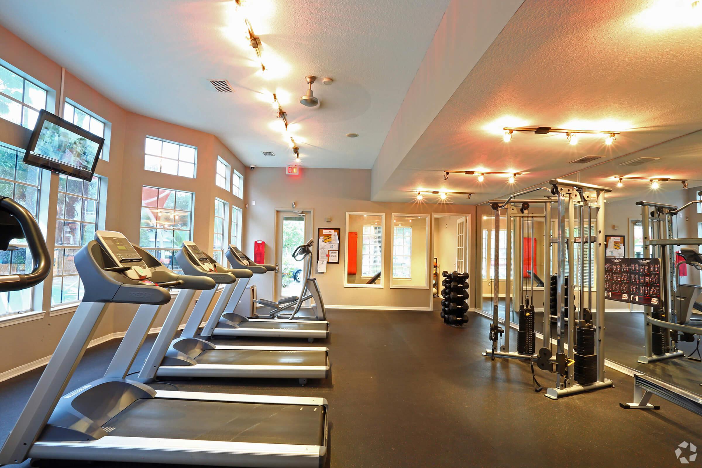 the-marquis-of-tampa-tampa-fl-24-hr-fitness-center (2).jpg