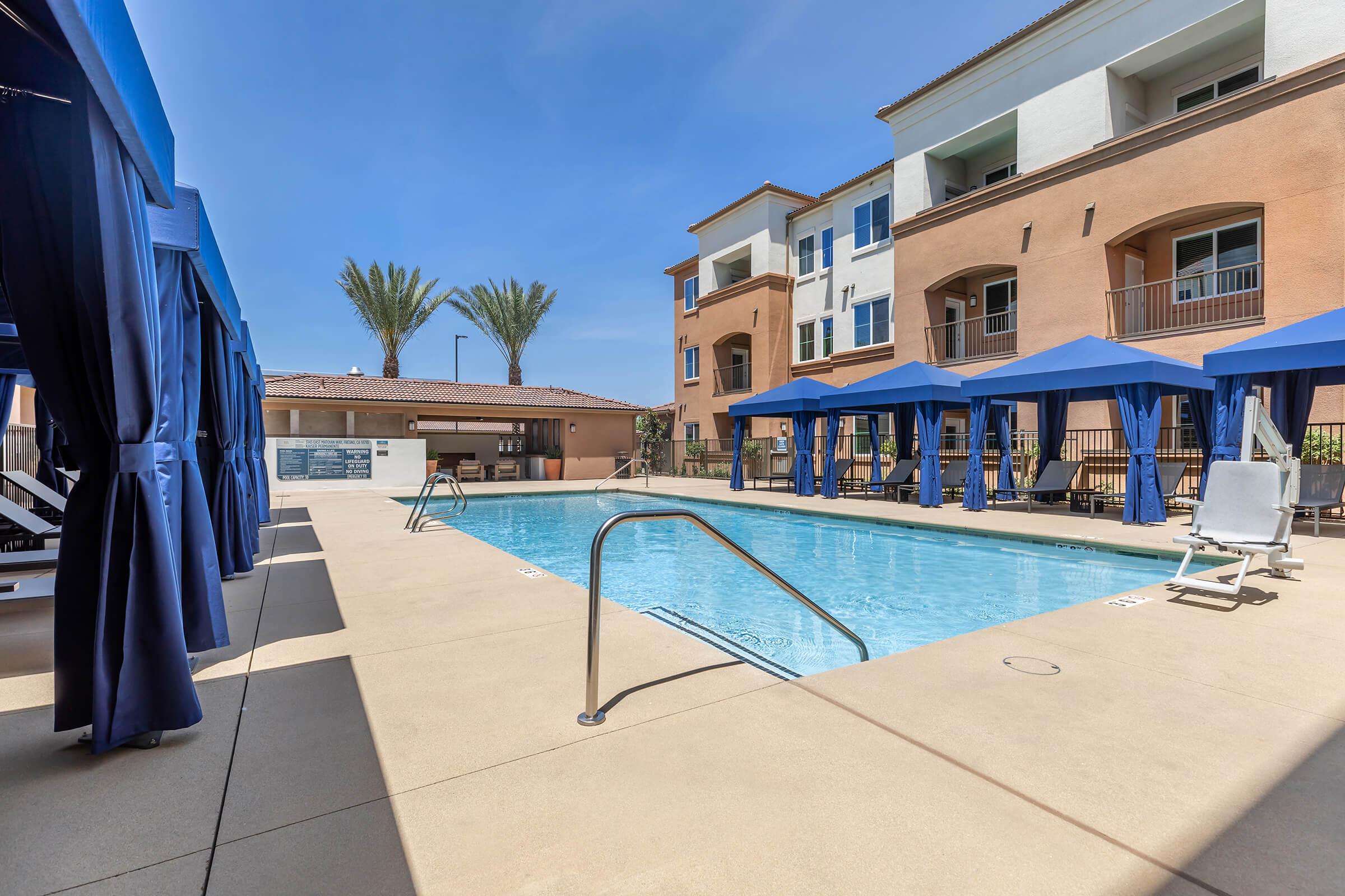 a pool outside of a building